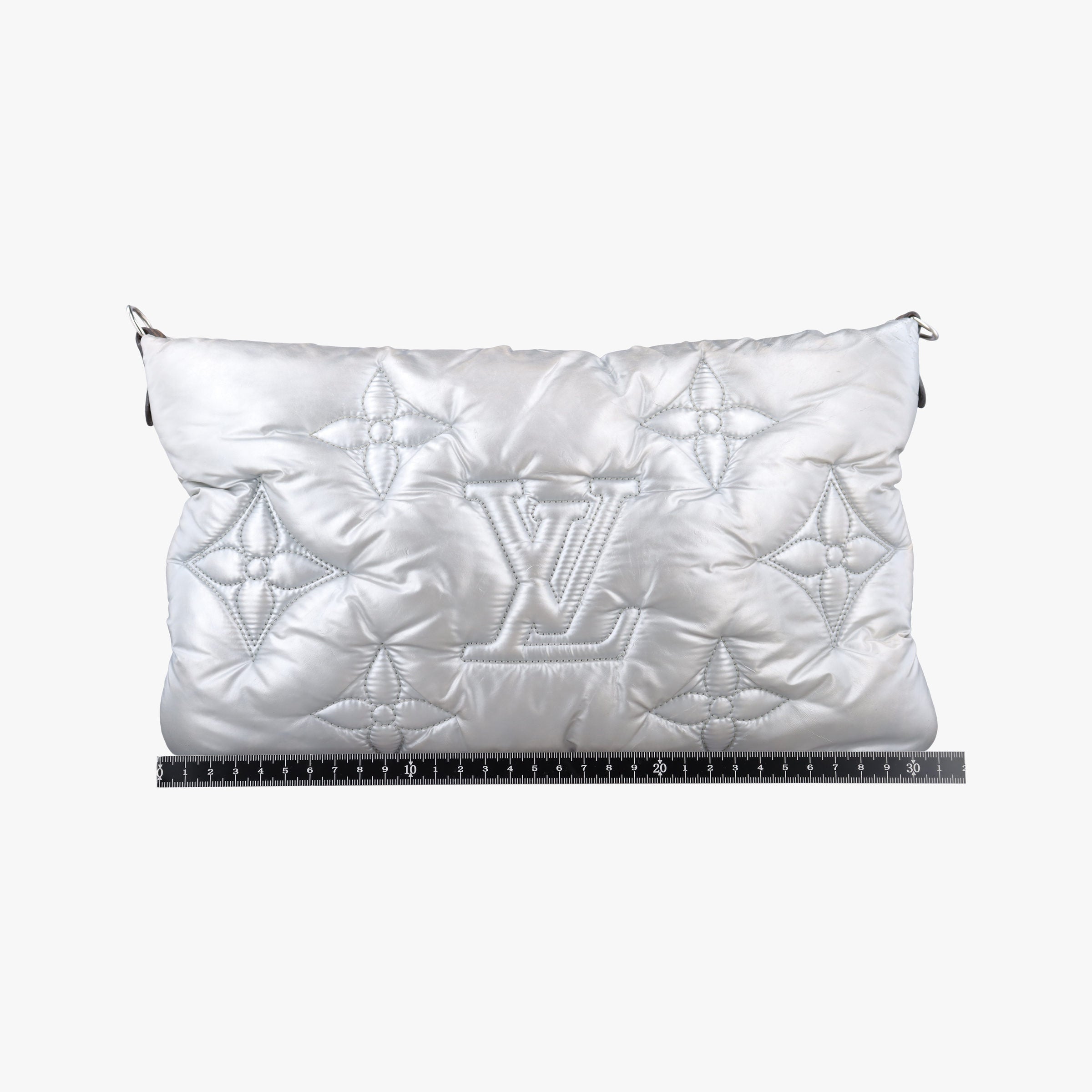 Maxi Multi Pochette Accessoires Silver Recycled metallic nylon M21057 IC Chipマキシ ミュルティ ポシェット アクセソワール シルバー リサイクル メタリック ナイロン M21057 ICチップ