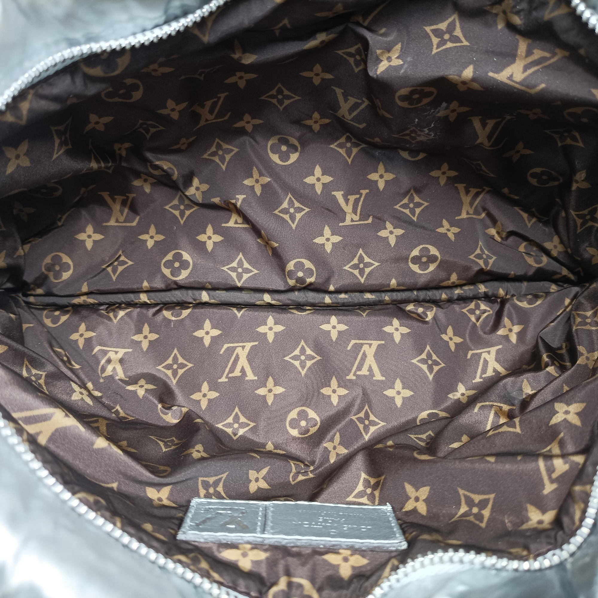 Maxi Multi Pochette Accessoires Silver Recycled metallic nylon M21057 IC Chipマキシ ミュルティ ポシェット アクセソワール シルバー リサイクル メタリック ナイロン M21057 ICチップ
