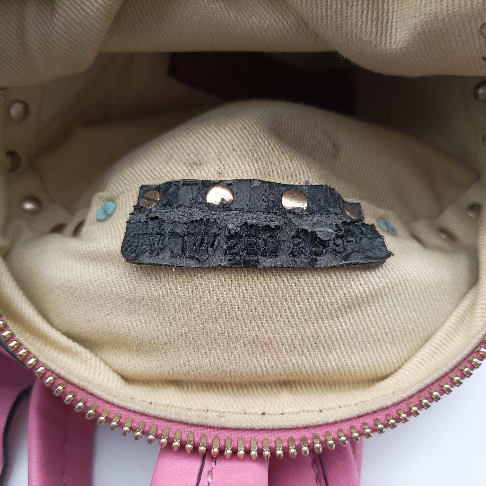 Rockstud Pink Leather Lot number unknownロックスタッズ ピンク レザー 製番不明