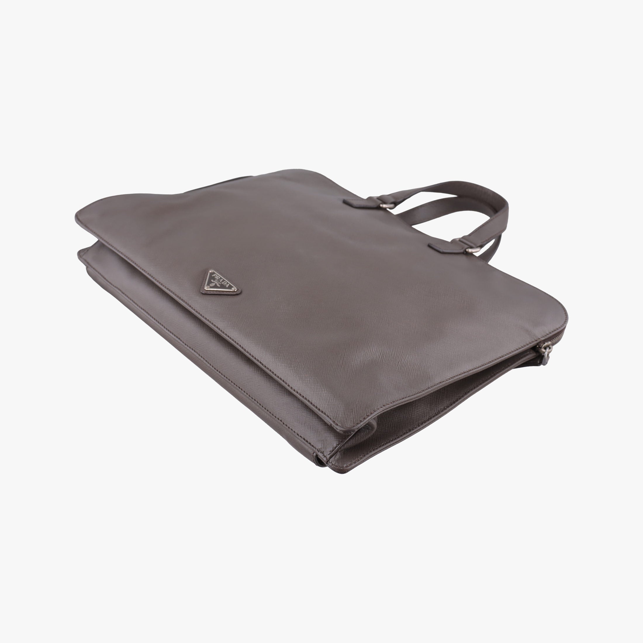 Triangle Logo Plate Grey Saffiano Leather 178589 7 D三角 ロゴ プレート グレー サフィアーノレザー 178589 7 D