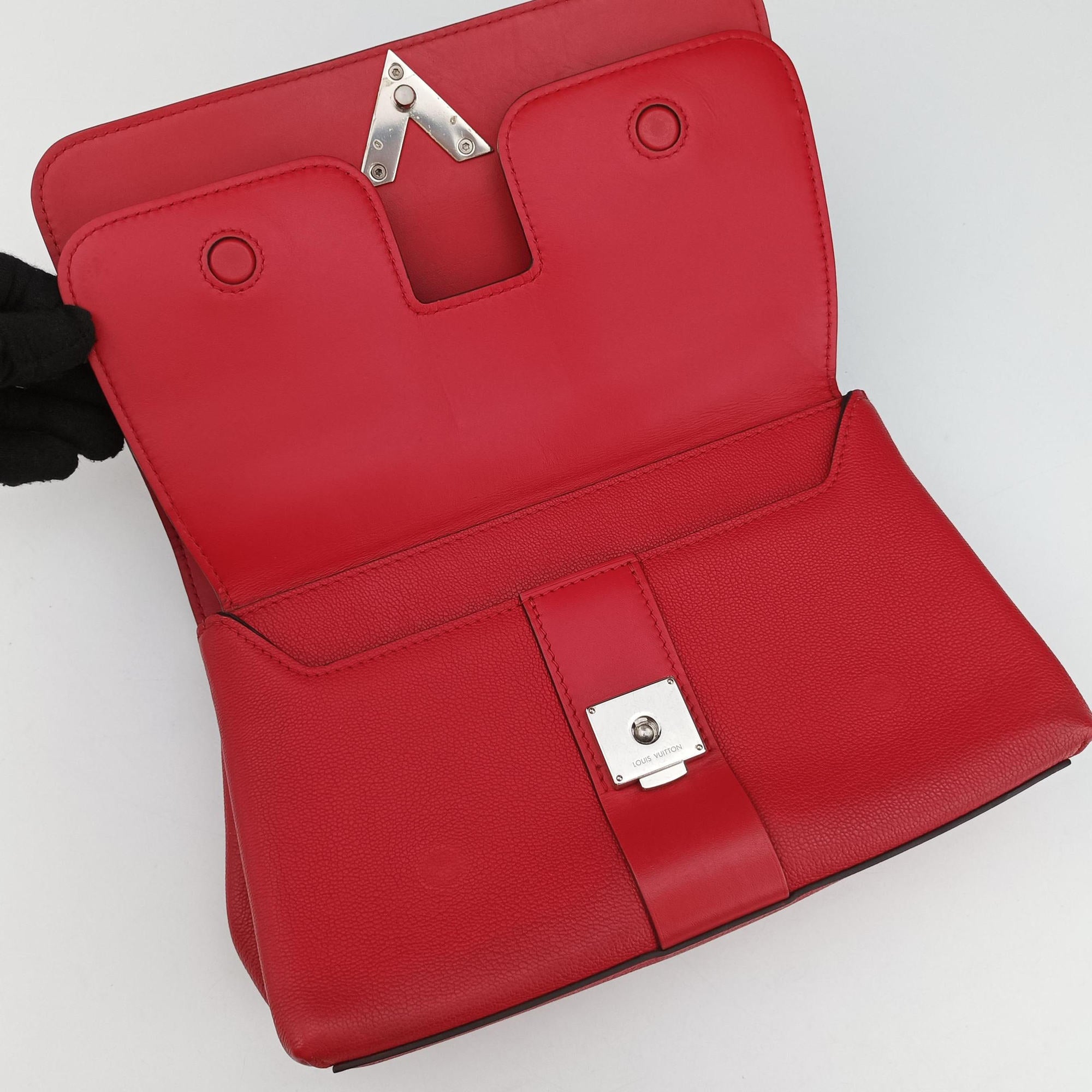 Very Chain Bag Ruby leather M44285 FO1138ヴェリーチェーンバッグ ルビー レザー M44285 FO1138