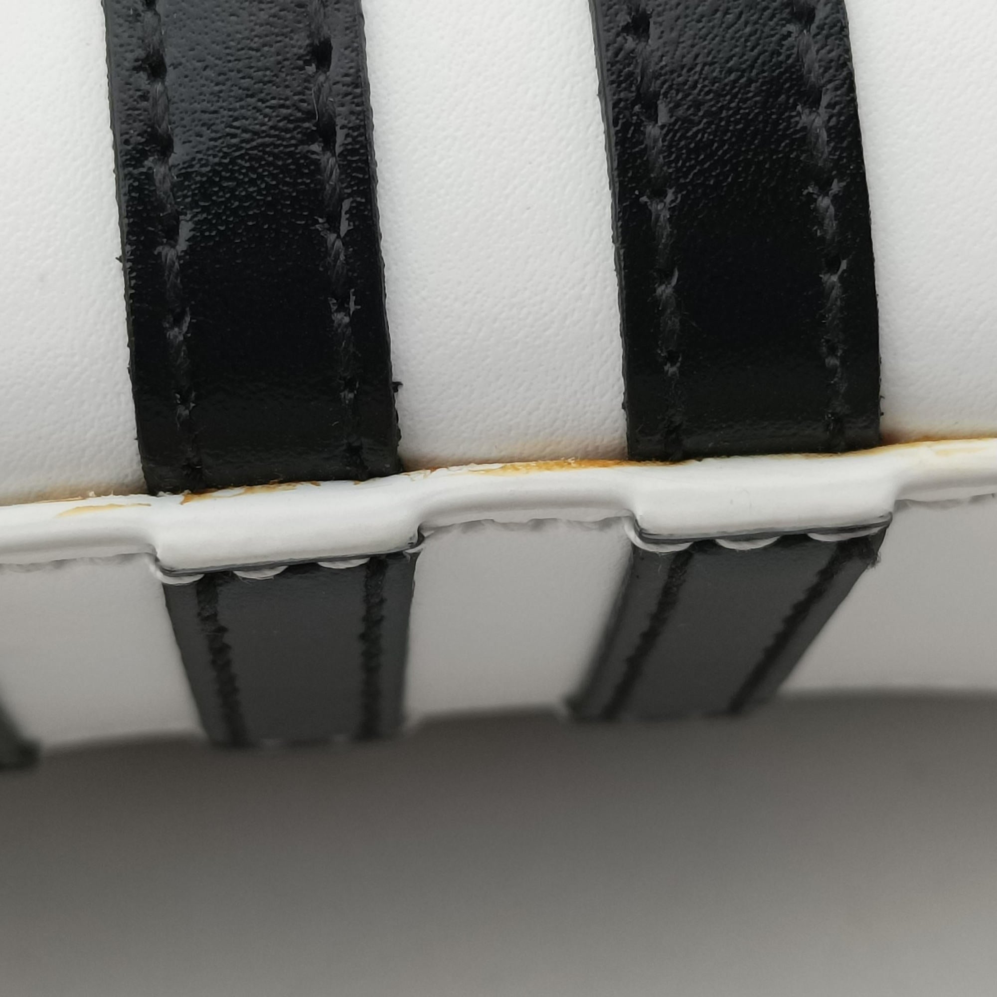 Hourglass adidas White x black Leather 656050.9160.P.528147アワーグラス アディダス ホワイト×ブラック レザー 656050.9160.P.528147