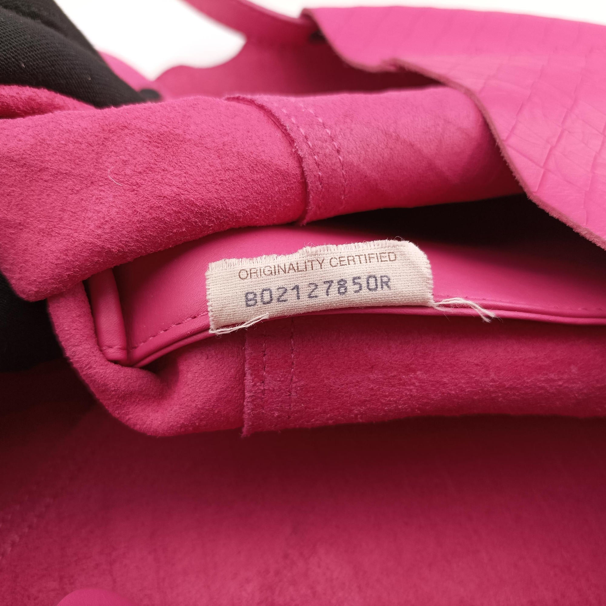 Intrecciato Rose lambskin B02127850Rイントレチャート ローズ レッド ラムスキン B02127850R