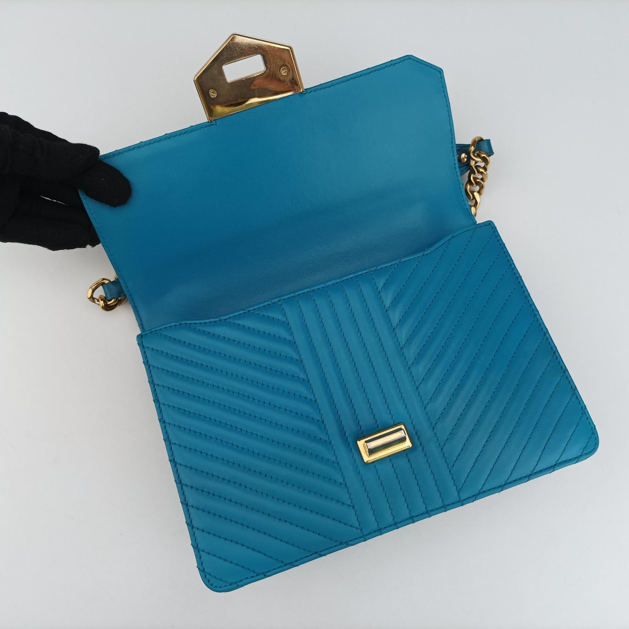 Turn lock Chevron Impunture Autre Cuir Blue Leather 31/A3ターン ロック ブルー レザー 31/A3