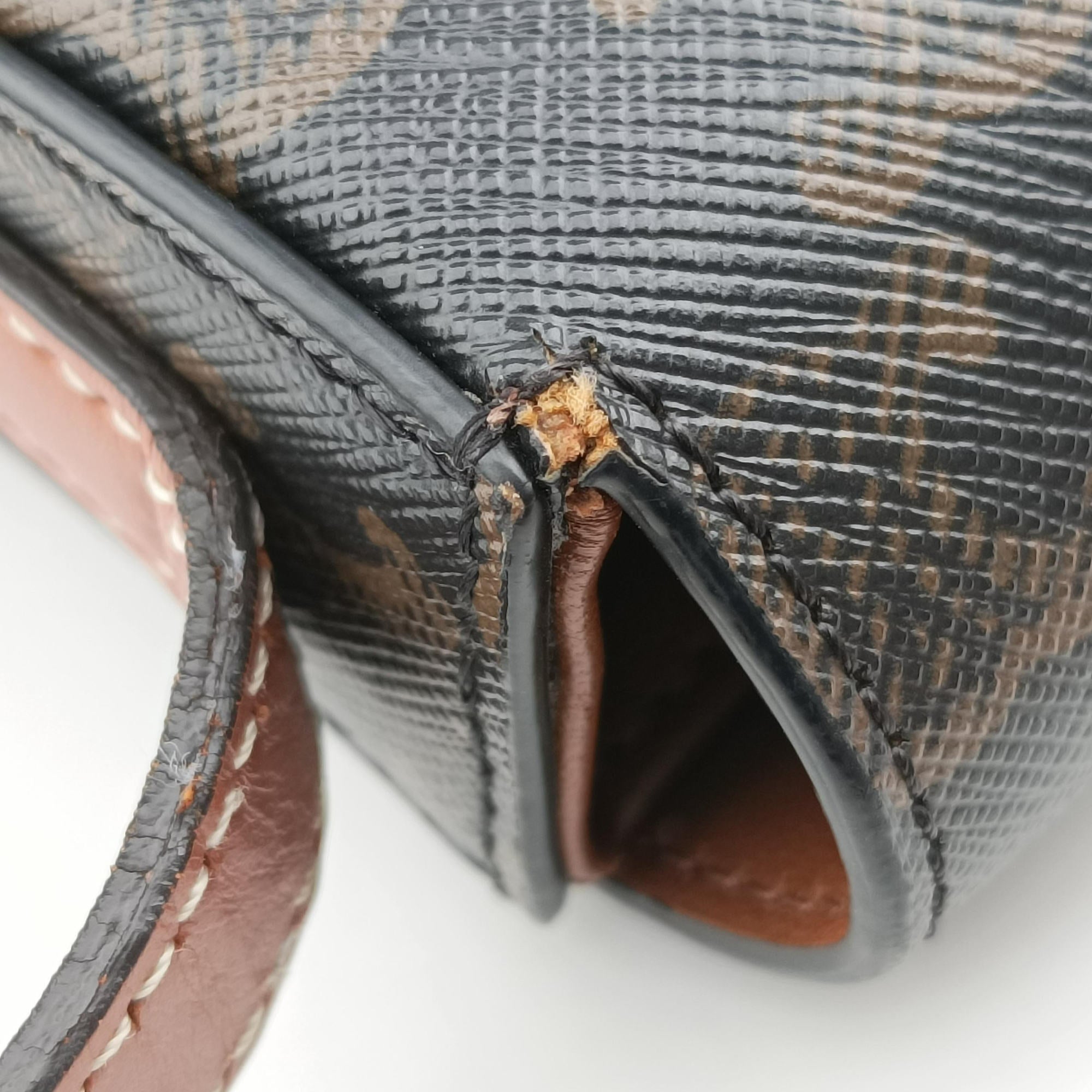 TRIOMPHE Brown PVC coated canvas U-CE-0241トリオンフ ブラウン PVCコーティングキャンバス U-CE-0241