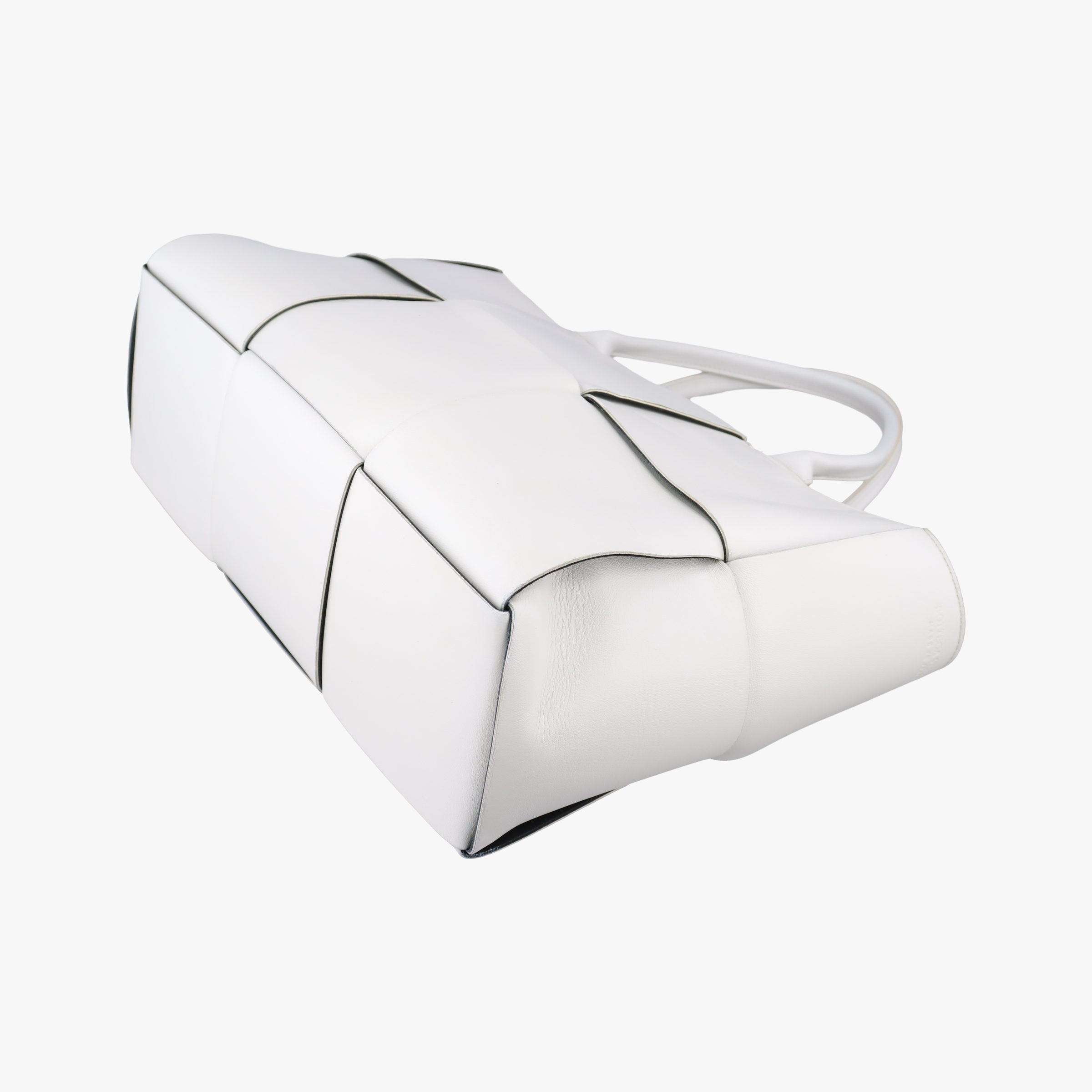The Arcotote White lambskin B09359017N IC Chipザ アルコトート ホワイト ラムスキン B09359017N ICチップ