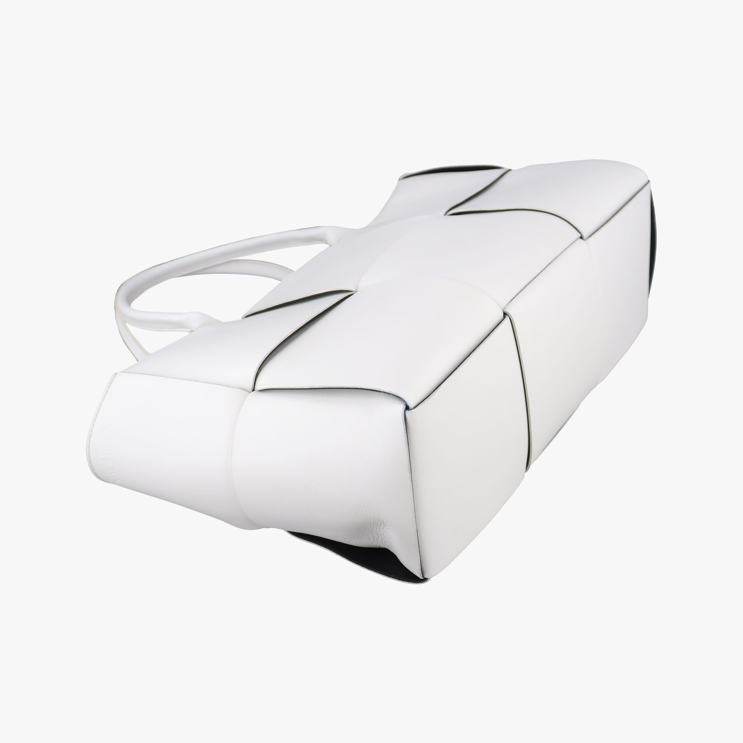 The Arcotote White lambskin B09359017N IC Chipザ アルコトート ホワイト ラムスキン B09359017N ICチップ