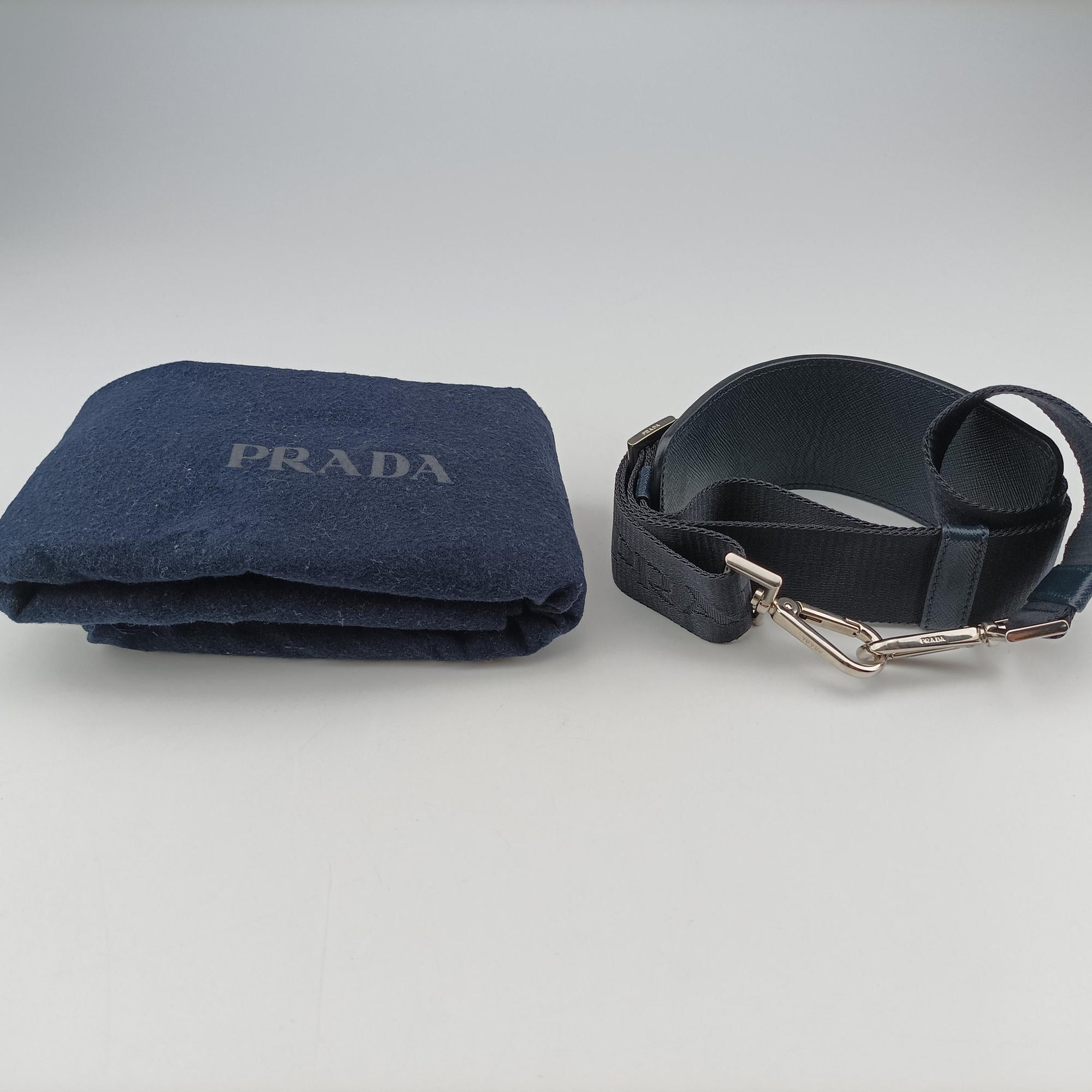 Business Briefcase Navy SAFFIANO Leather 2VE011 7/A 208ビジネス ブリーフケース ネイビー サフィアーノレザー 2VE011 7/A 208