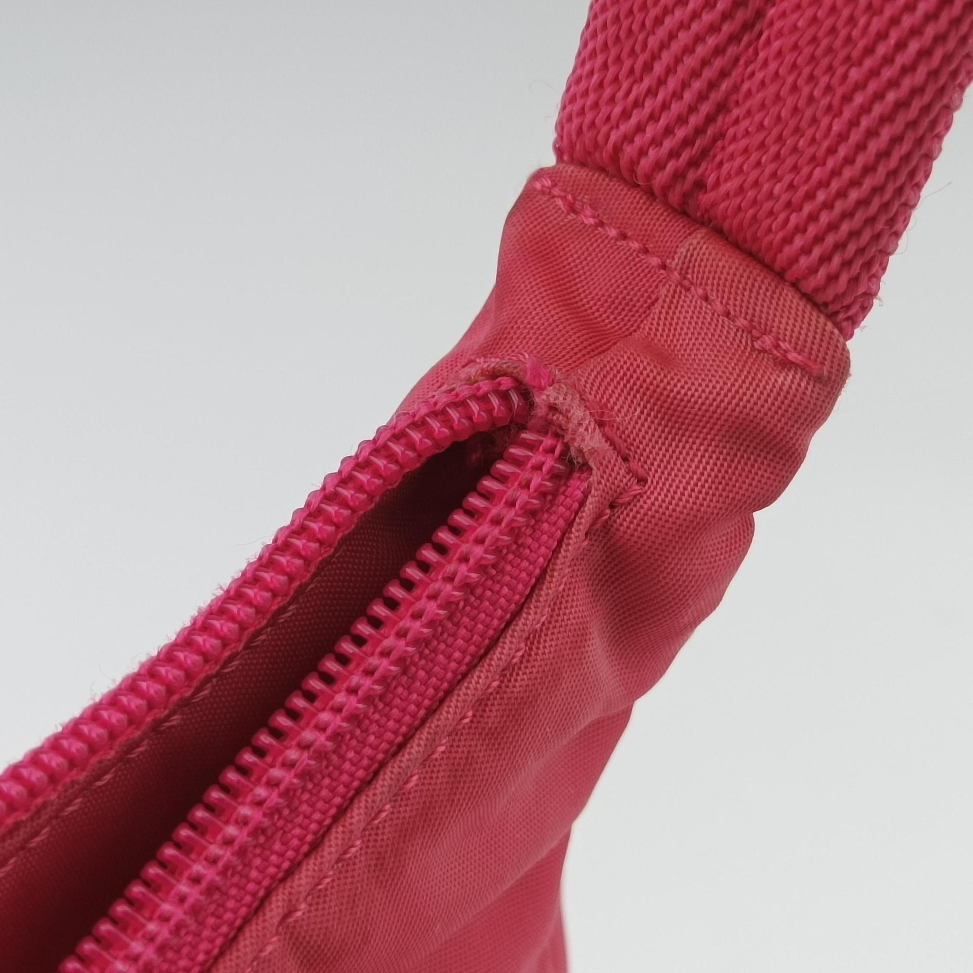 Re-Edition2000 Pink nylon 1NE515 16リエディション 2000 ピンク ナイロン 1NE515 16