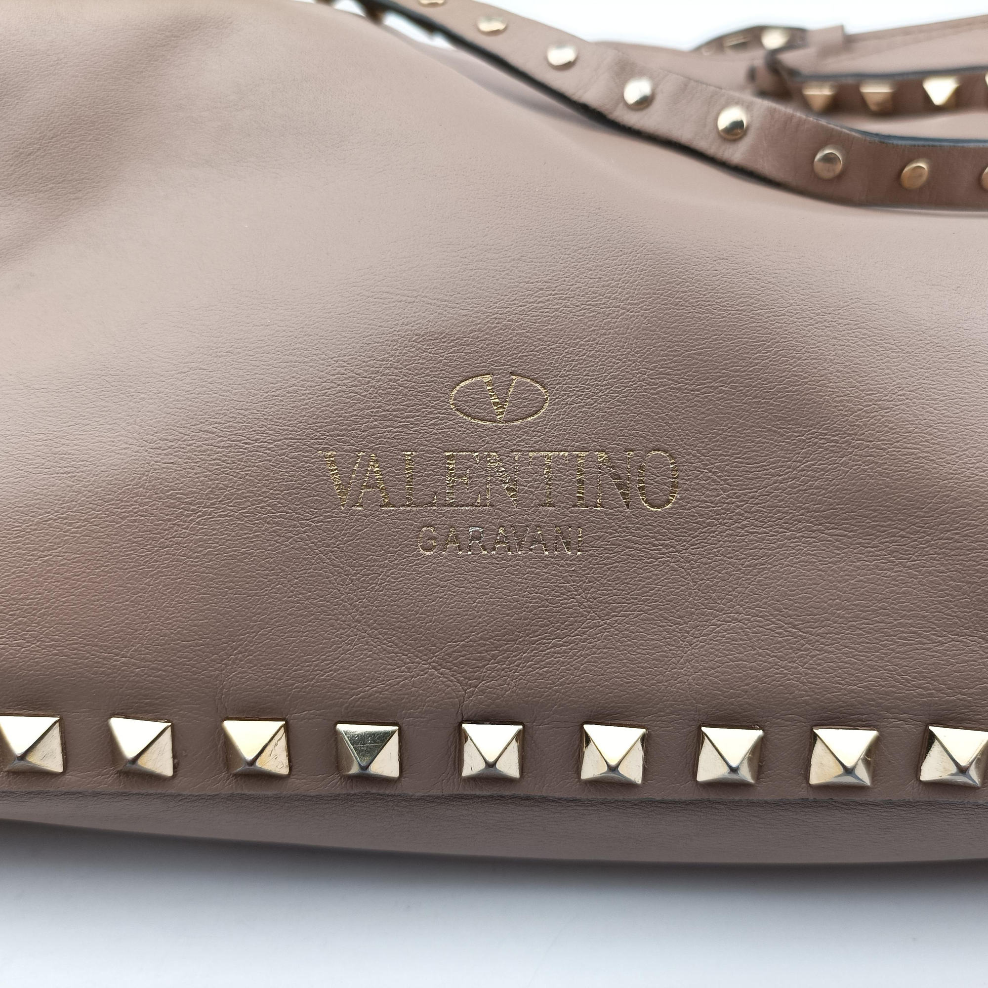 Rockstud Beige Leather BS-C970BOL1ロックスタッズ ベージュ レザー BS-C970BOL1