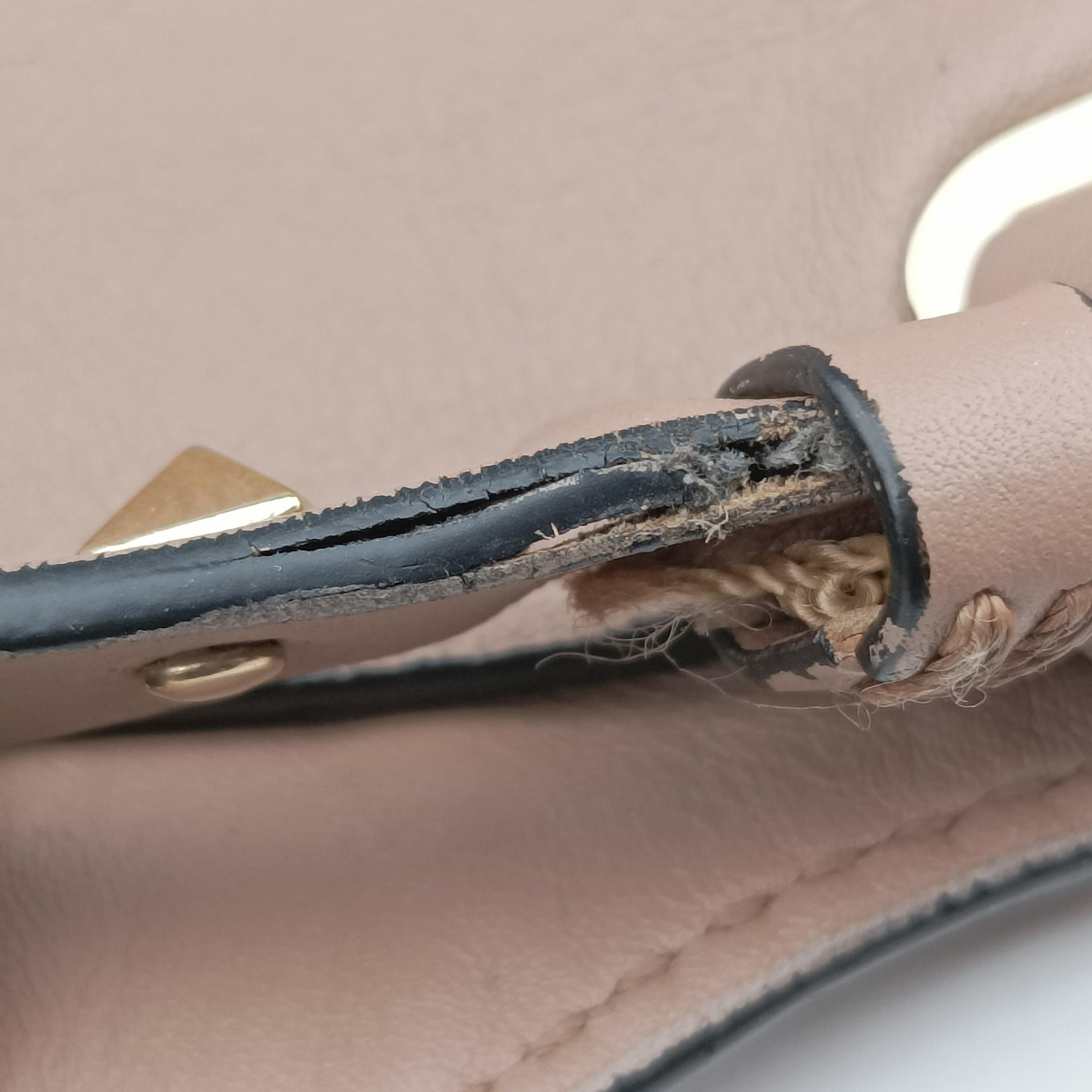 Rockstud Beige Leather BS-C970BOL1ロックスタッズ ベージュ レザー BS-C970BOL1