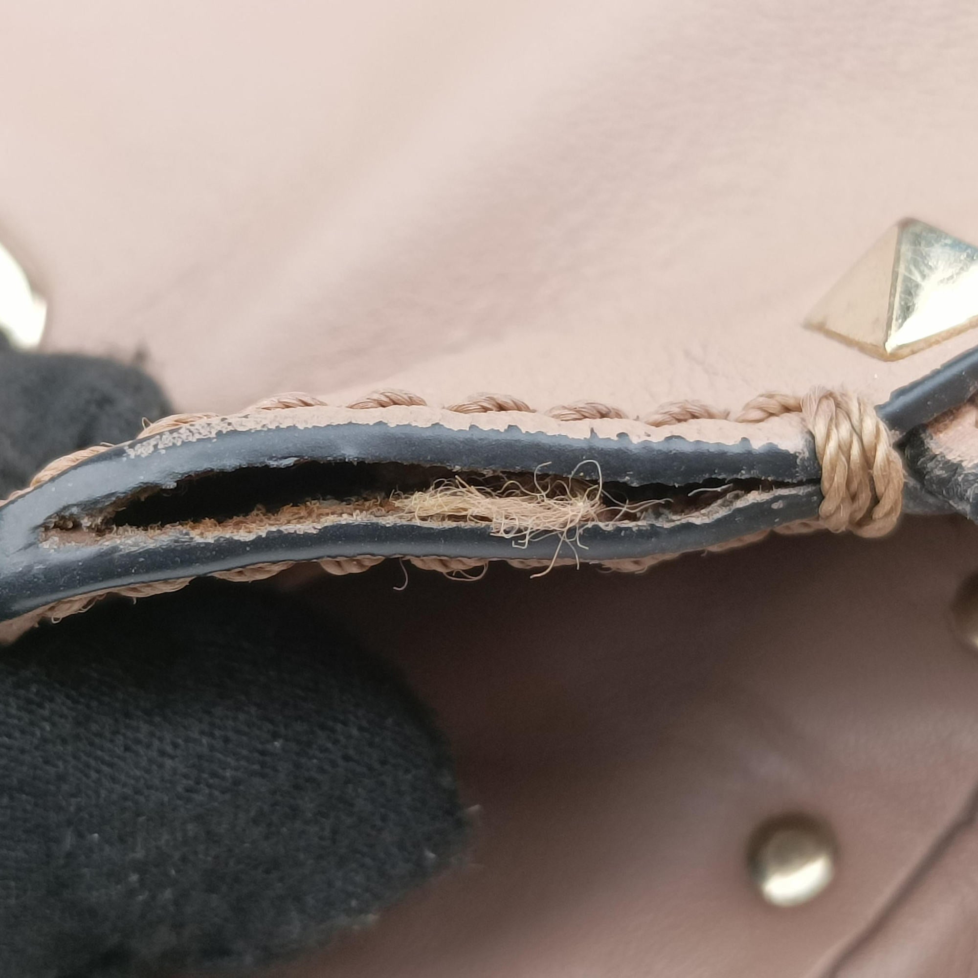Rockstud Beige Leather BS-C970BOL1ロックスタッズ ベージュ レザー BS-C970BOL1