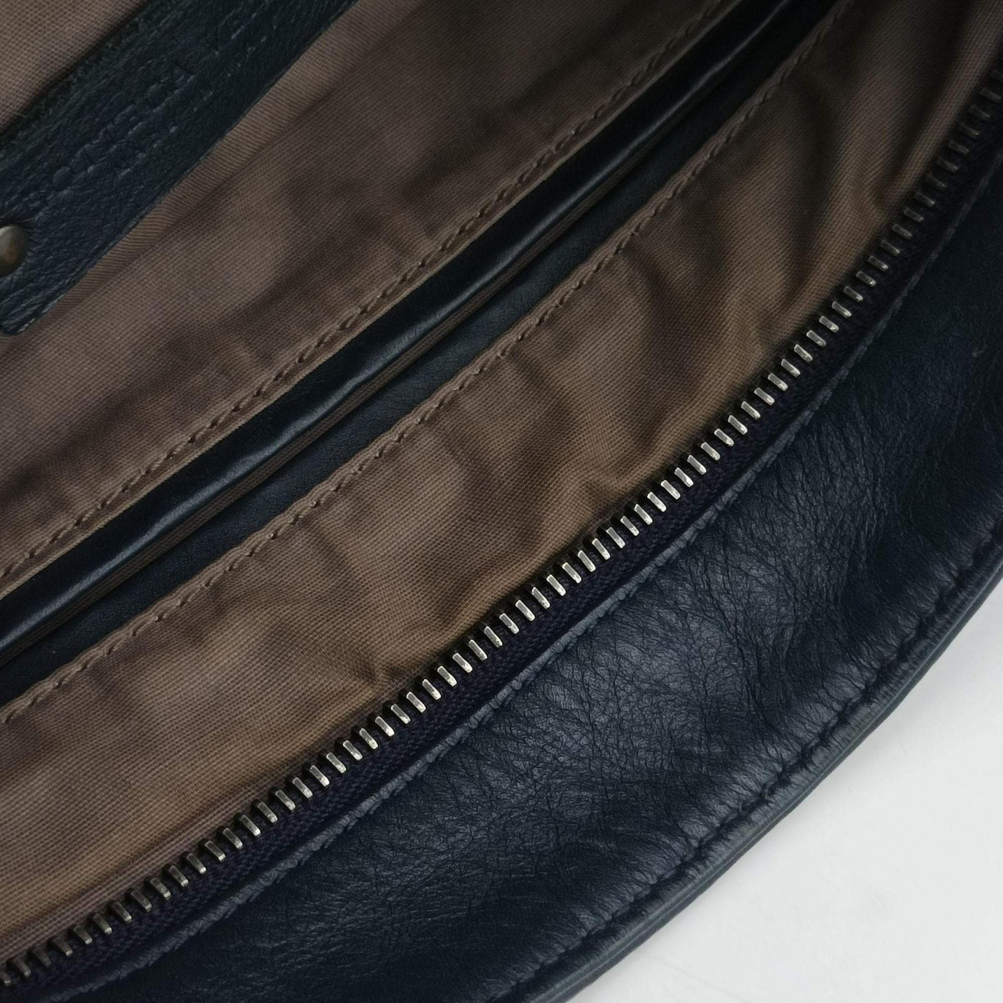 Intrecciato Navy lambskin B05848544Mイントレチャート ネイビー ラムスキン B05848544M