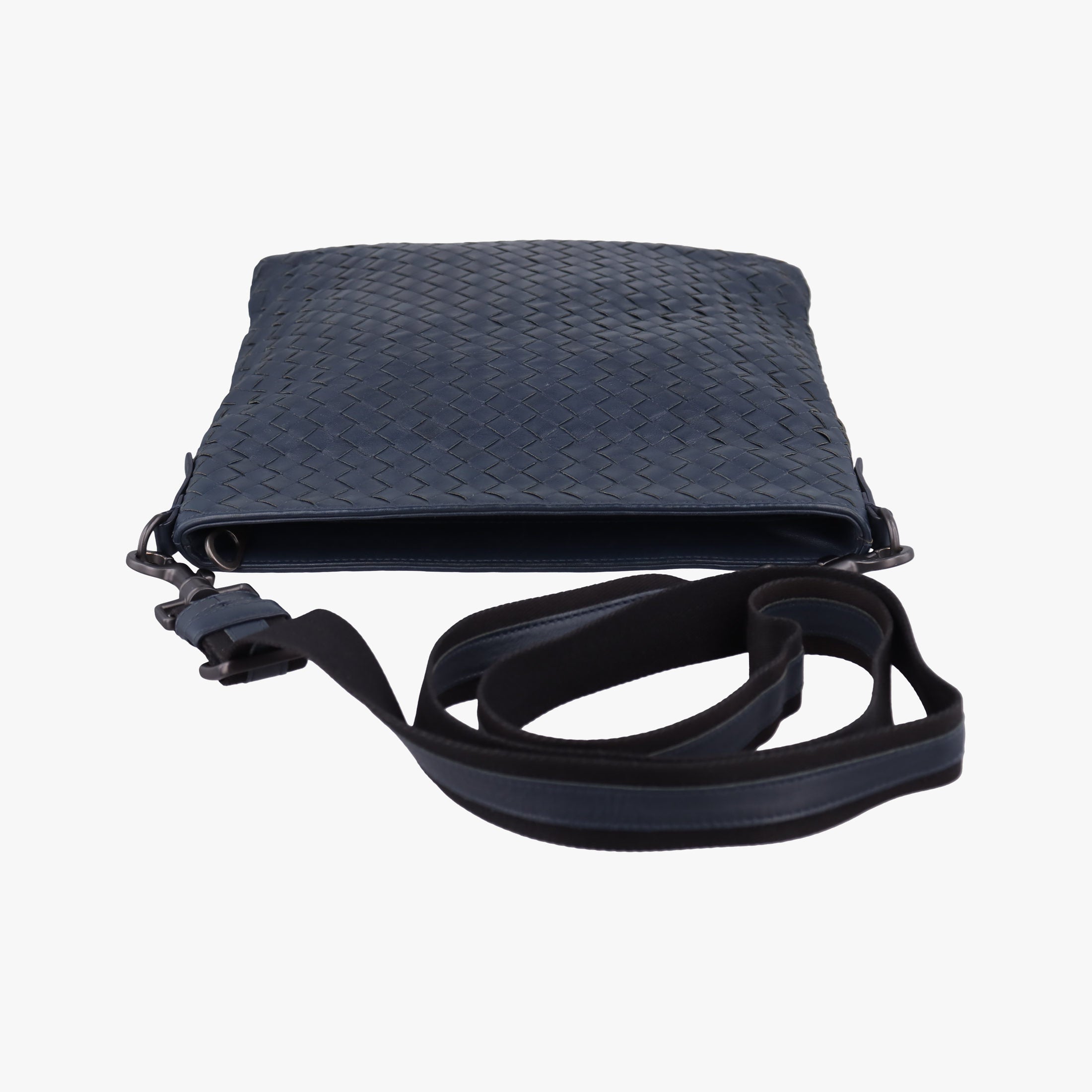 Intrecciato Navy lambskin B05848544Mイントレチャート ネイビー ラムスキン B05848544M