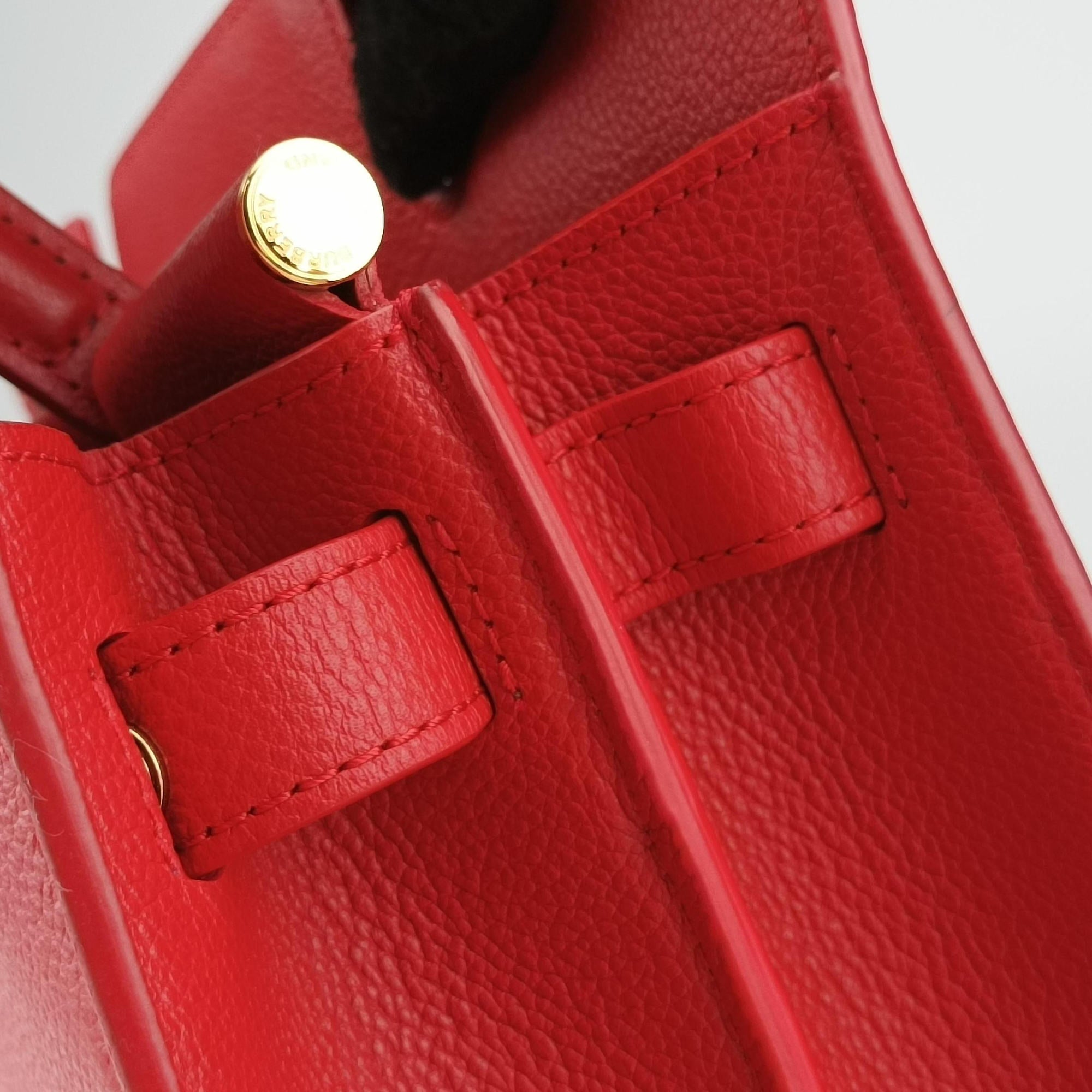 Title Red Leather BM 8016045/70Cタイトル レッド レザー BM 8016045/70C