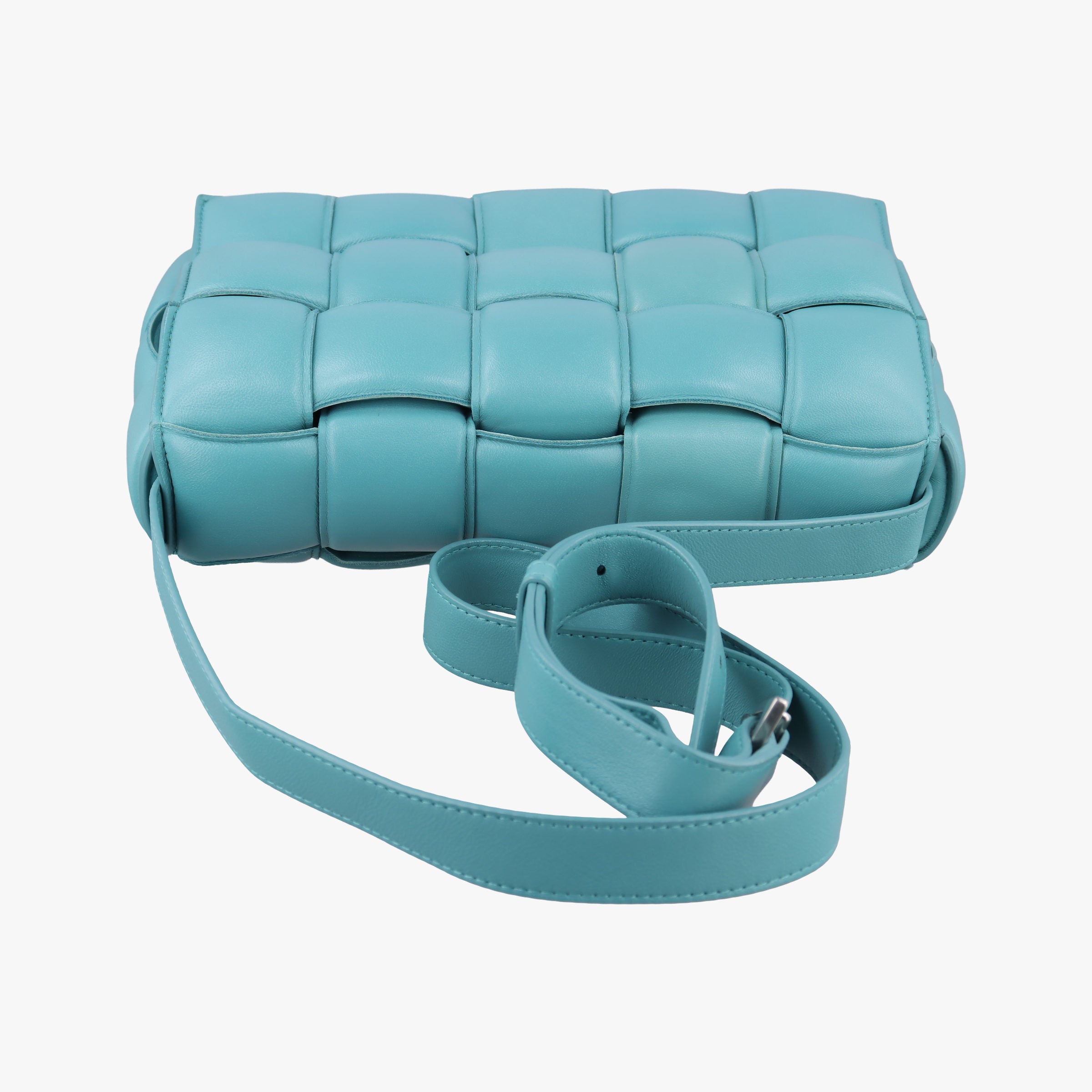 Padded Cassette Blue lambskin B09227447Nパデッド カセット ブルー ラムスキン B09227447N