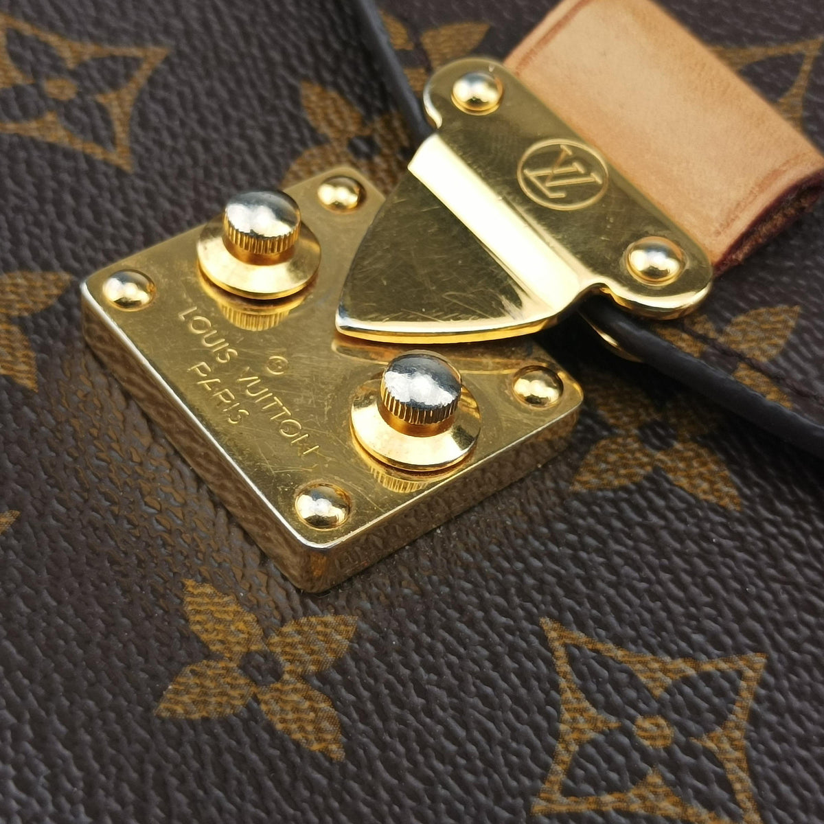 Pre-owned Louis Vuitton Pochette Metis MM Brown Monogram Canvas M44875 shoulderbag | stylenewstar