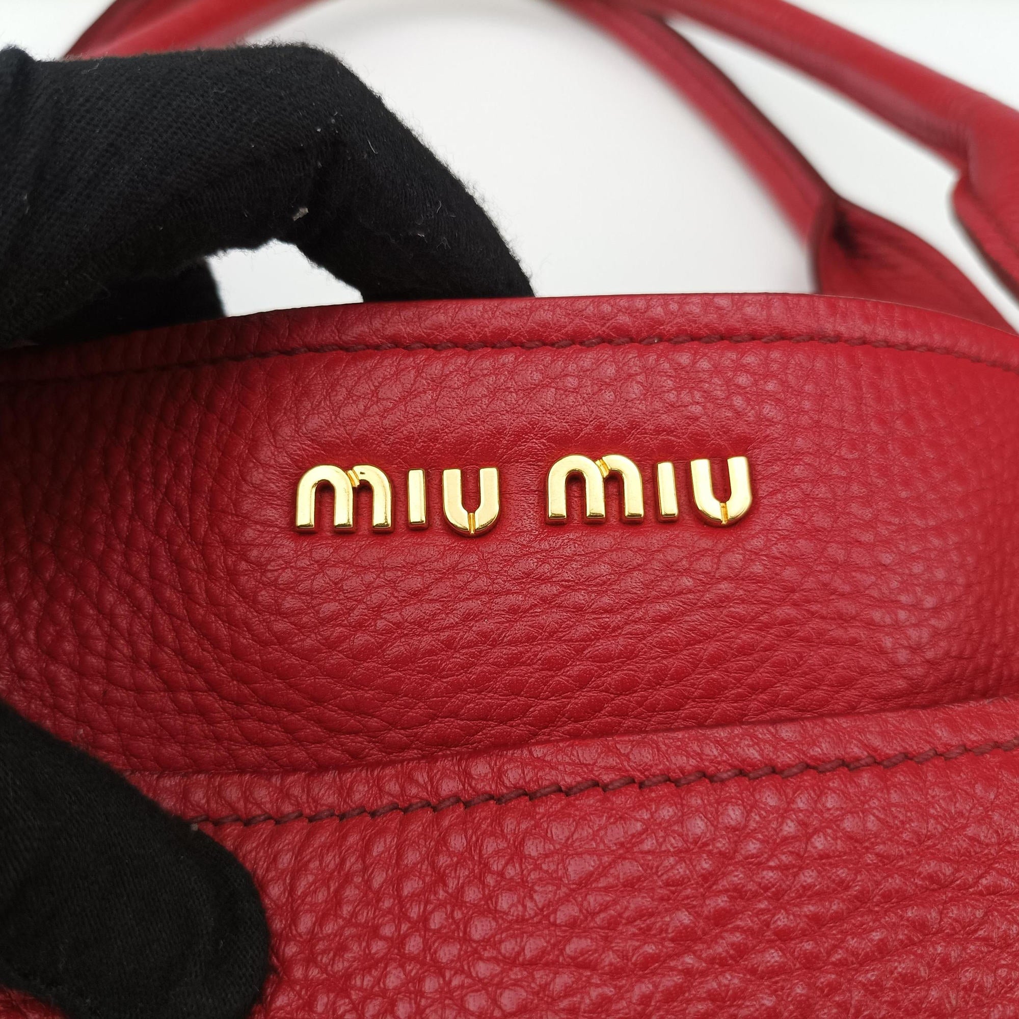 Vitello Caribu Front Zip Pocket Tote Red Leather RN0908 25ヴィテッロ カリブー フロントジップ ポケット トート レッド レザー RN0908 25