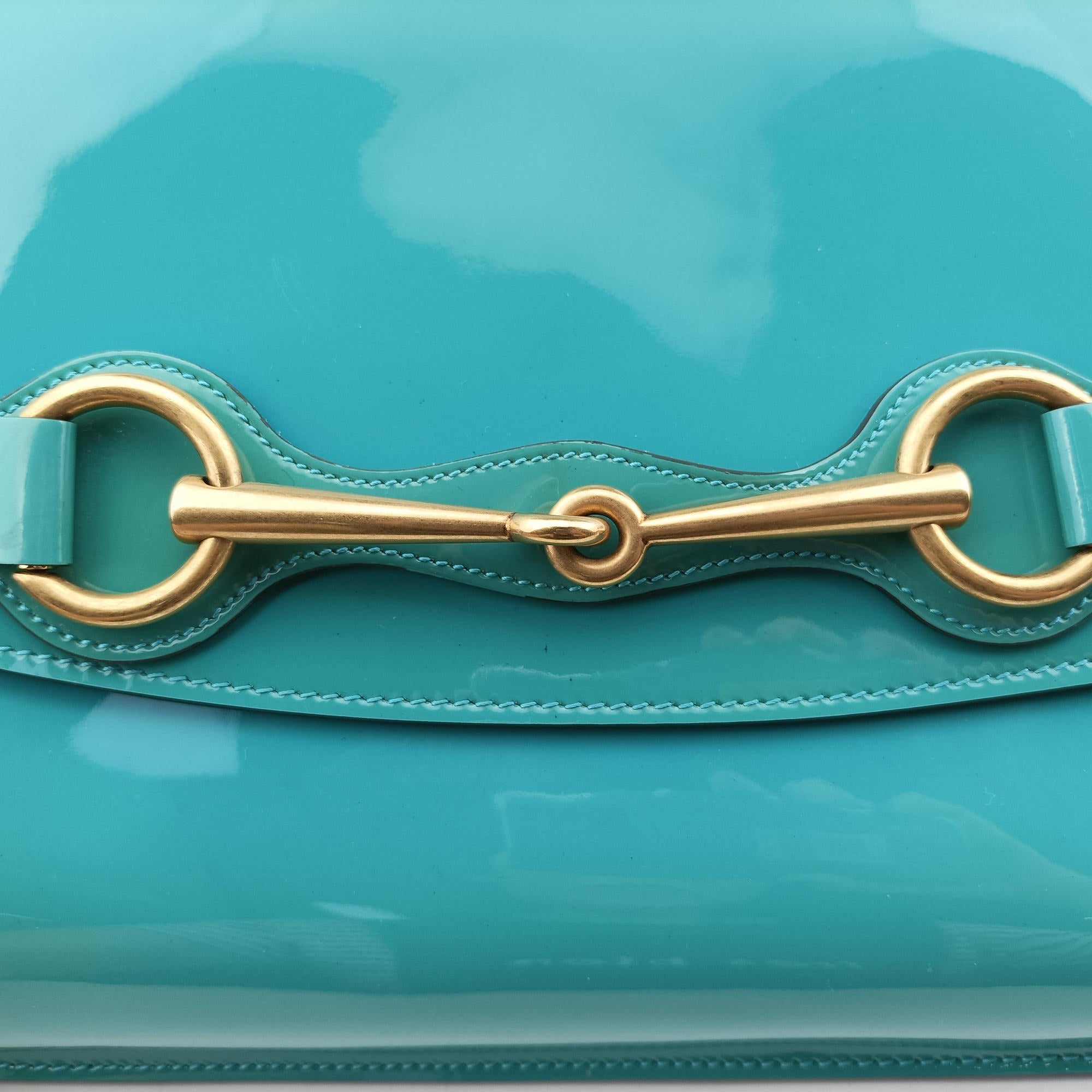 Bright Bit Blue Patent Leather 317633 H01386584ブライトビット ブルー パテント 317633 H01386584
