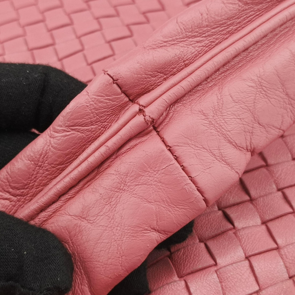Vintage Bottega Veneta Intrecciato Pink lambskin shoulderbag | stylenewstar