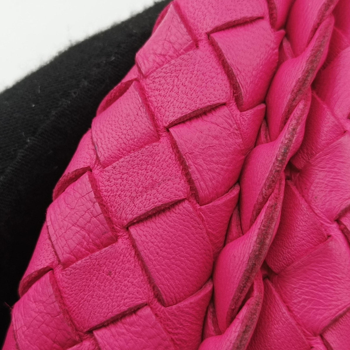 Vintage Bottega Veneta Intrecciato Rose lambskin handbag | stylenewstar