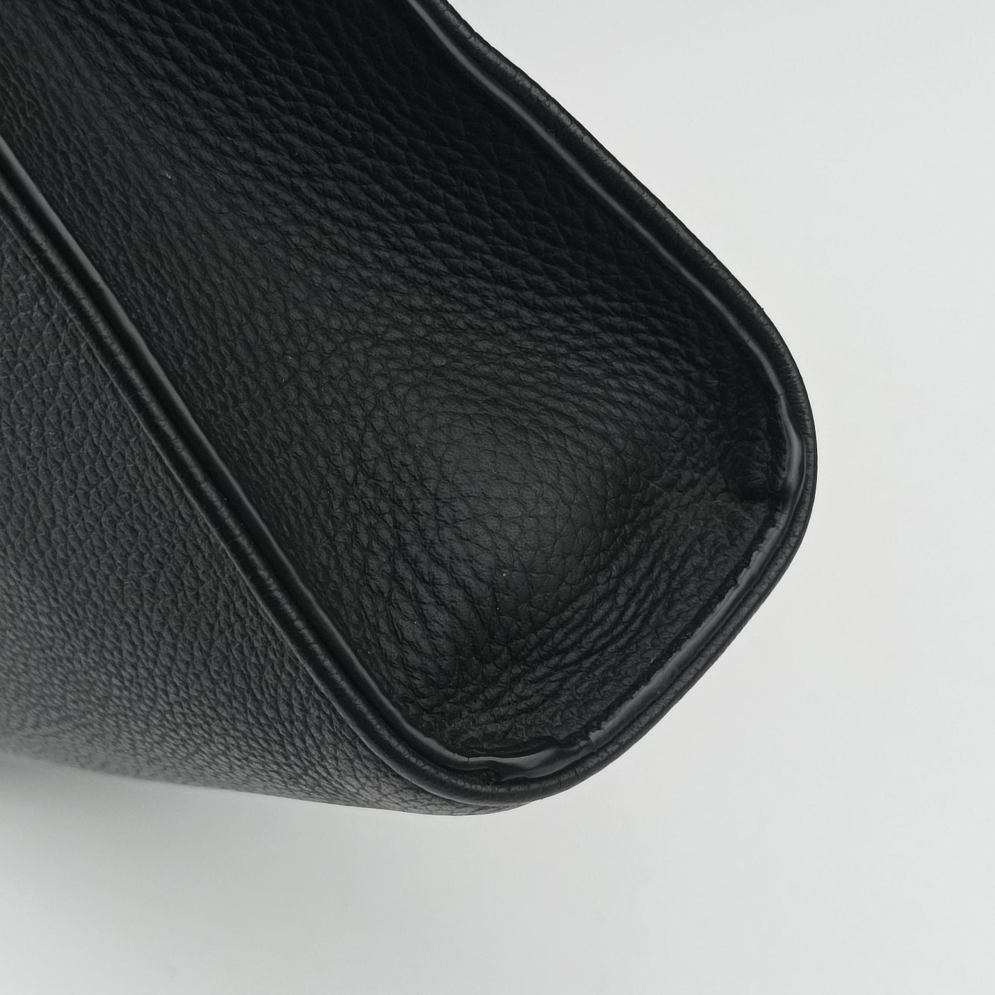 Messenger Voyage Noir Aerogram M59329 IC Chipメッセンジャー ヴォワヤージュ ノワール アエログラム M59329 ICチップ