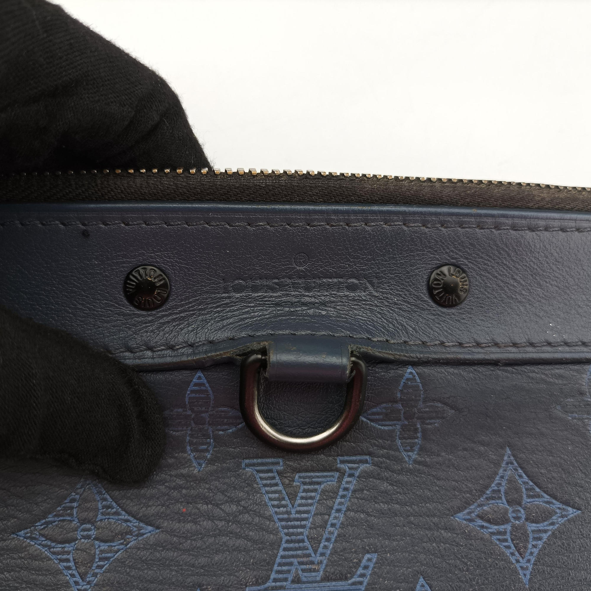 Discovery Pochette Gray Blue × Sky Blue Monogram Shadow M80425 UB1201ディスカバリー ポシェット グレーブルー × スカイブルー モノグラム シャドウ M80425 UB1201