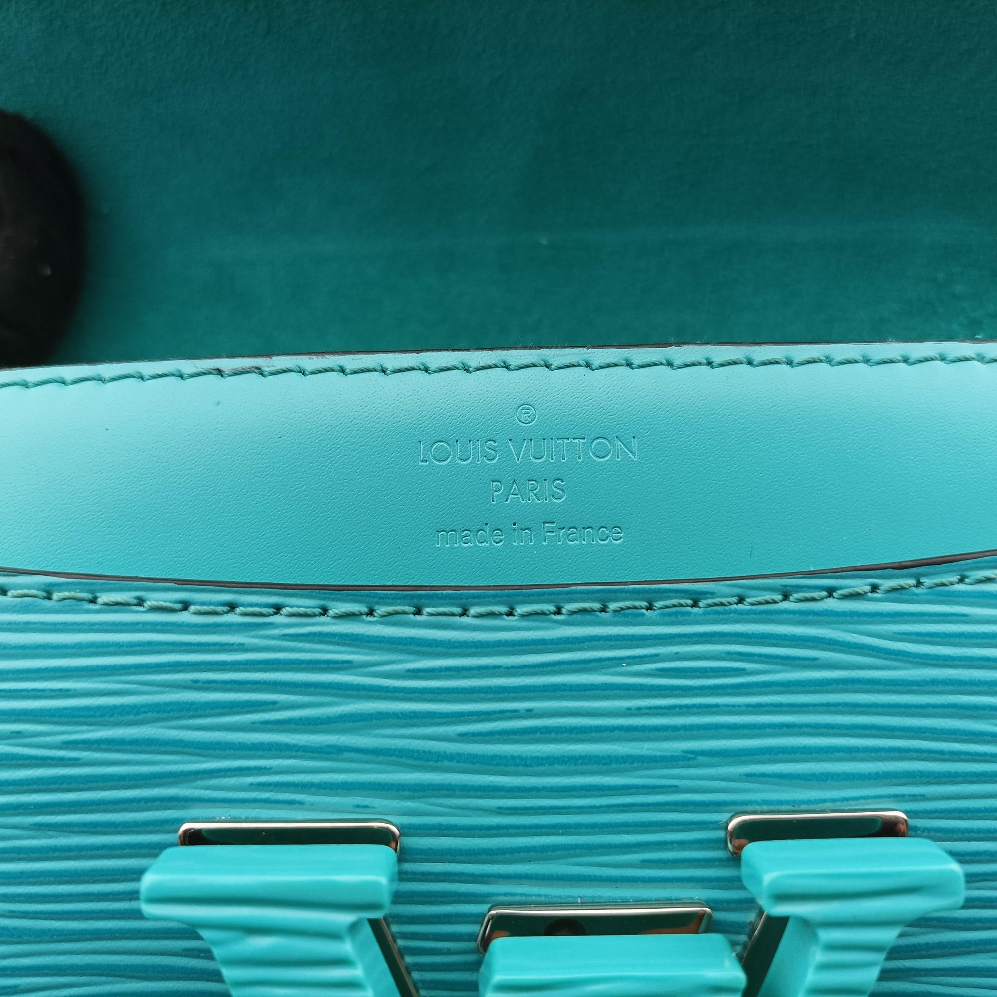 Pochette Louise PM Blue EPI M50285 SR1195ポシェット ルイーズPM ブルー レザー M50285 SR1195
