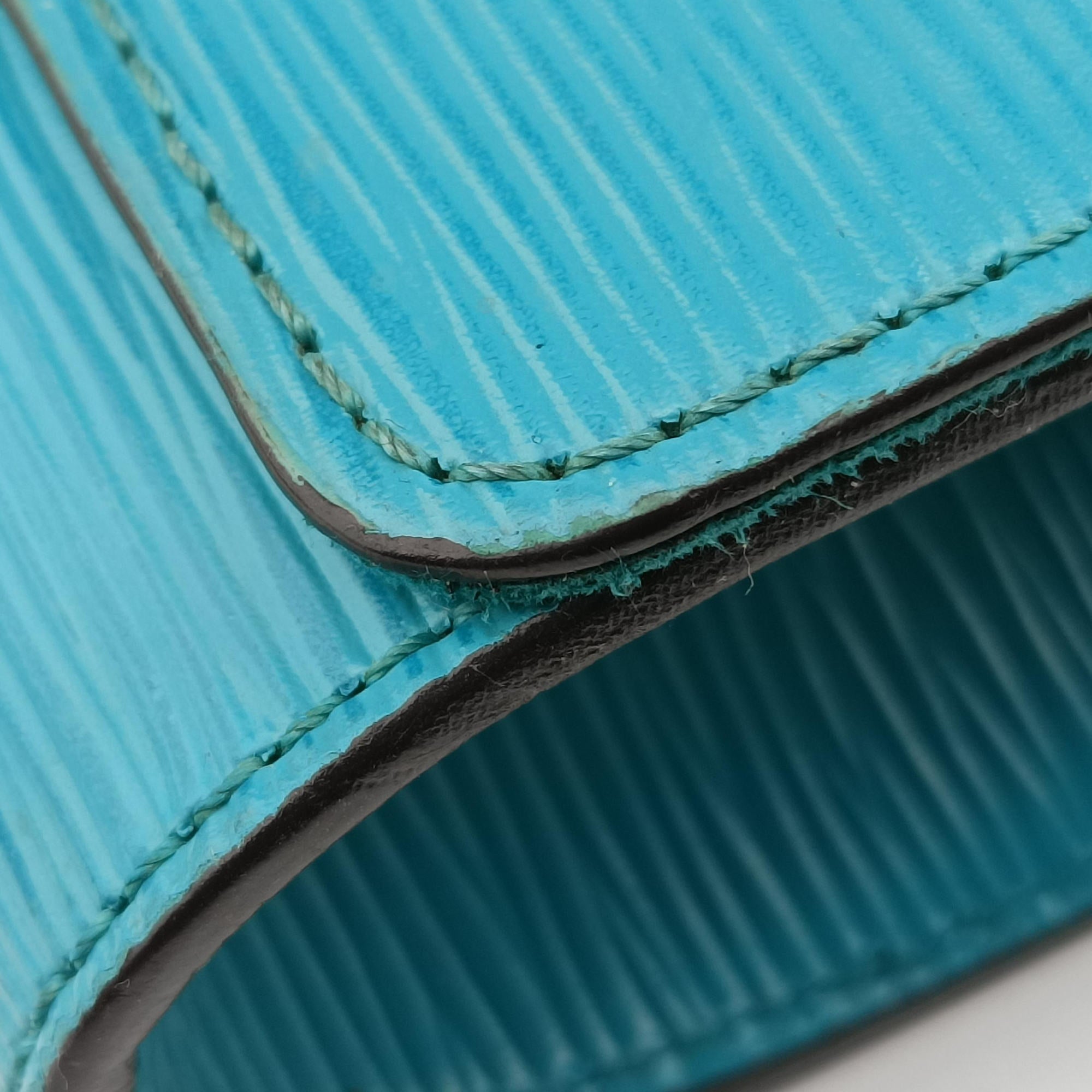 Pochette Louise PM Blue EPI M50285 SR1195ポシェット ルイーズPM ブルー レザー M50285 SR1195