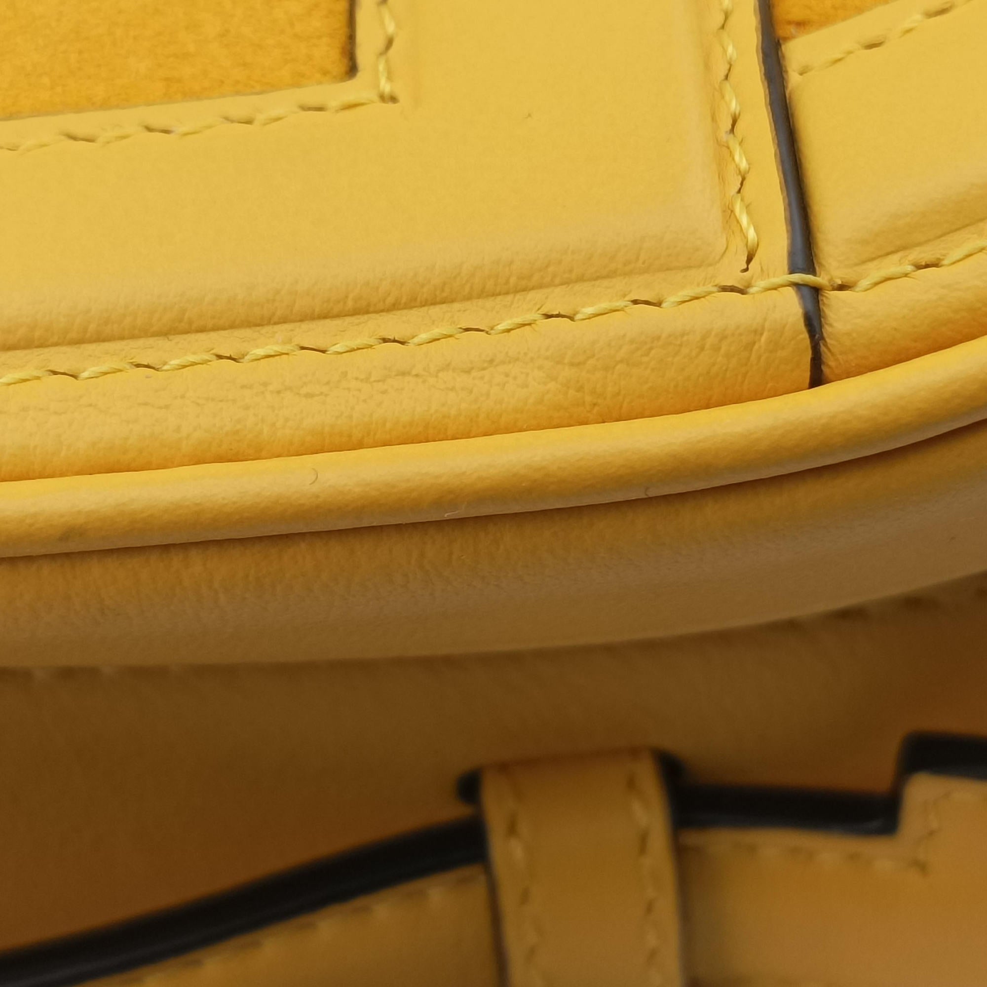 Aurock Camera Case Mini Yellow Suede × Leather 8BS058 8BS058 AHSB 219-8241オーロック カメラケースミニ イエロー スエード × レザー 8BS058 8BS058 AHSB 219-8241