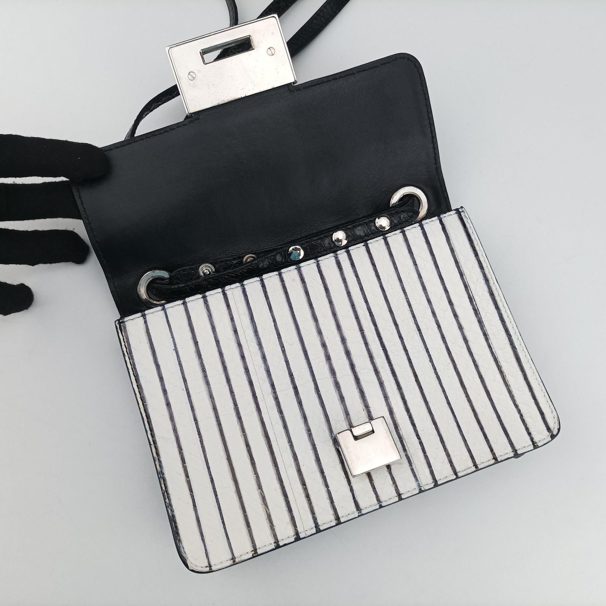 RebelZebra StripeSnakeskin × Leather11BP2Gレベルブラック × ホワイトヘビ革 × レザー11BP2G