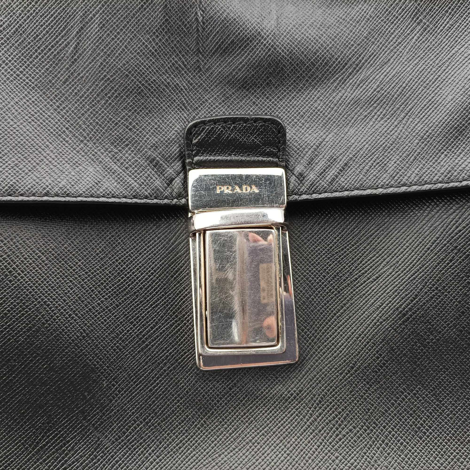 Push-Lock Briefcases Black Saffiano Leather 164 58/Nプッシュロックブリーフケース ブラック サフィアーノレザー 164 58/N