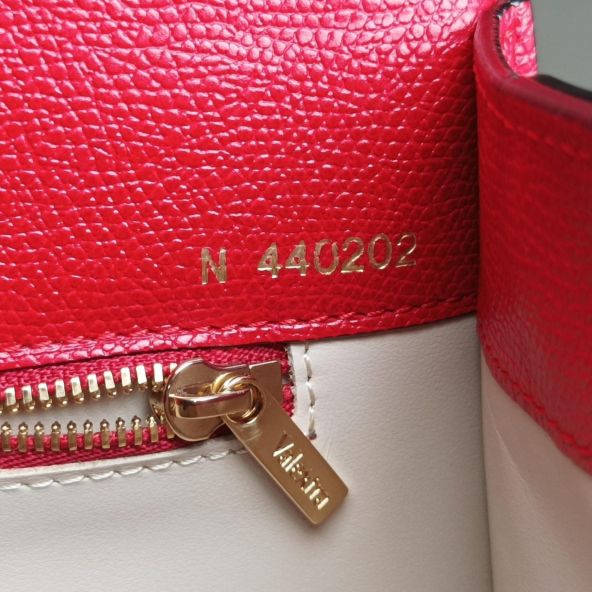 Iside Red Calfskin N 440202イジィデ レッド カーフスキン N 440202