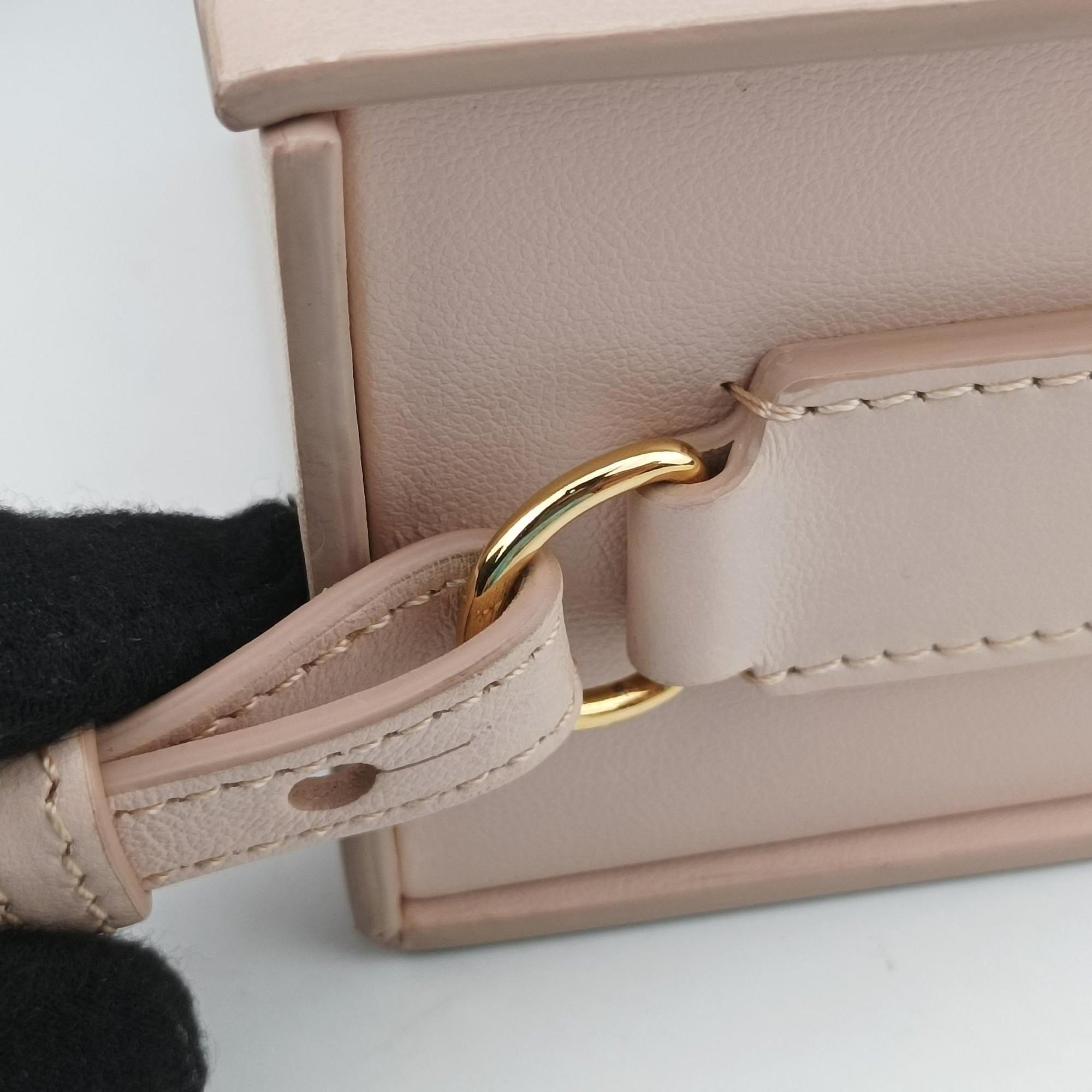 FENDI Box Packaging Pink Leather 8BT339 8BT339-ADP6 209-0179FENDIボックス パッケージング ピンク レザー 8BT339 8BT339-ADP6 209-0179
