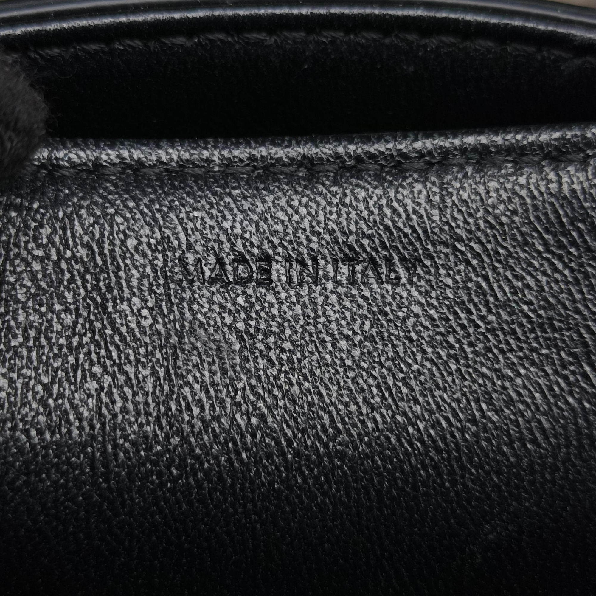 Small Besace 16 Black Leather 188013 スモール ブザス 16セーズ ブラック レザー 188013