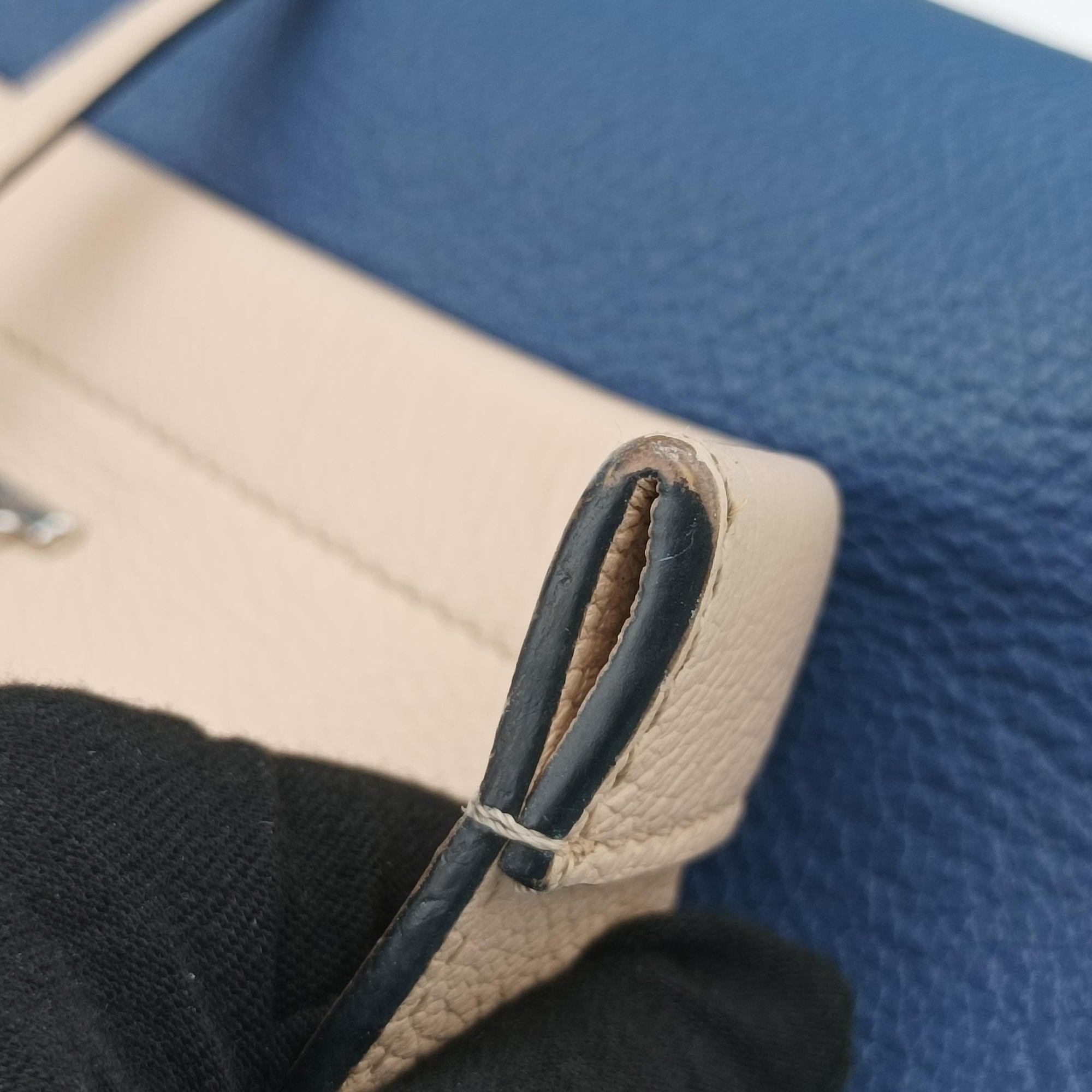 Lockme II Denim Blue × Cream Taurillon leather M41793 FL0186ロックミーII デニムブルー × クリーム トリヨンレザー M41793 FL0186