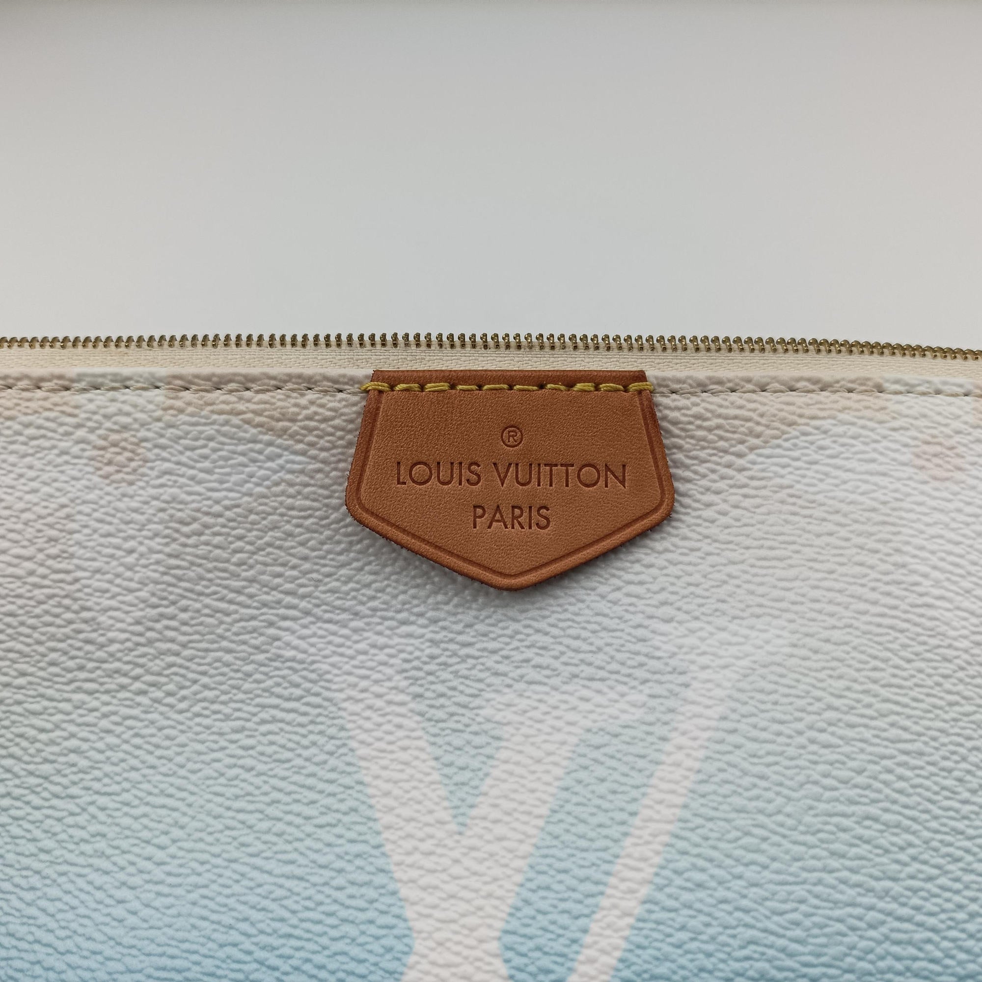 MULTI POCHETTE ACCESSOIRES Blue Gradient Monogram Giant M57633 SP0291ミュルティ ポシェット アクセソワール ブルーグラデーション モノグラム ジャイアント M57633 SP0291