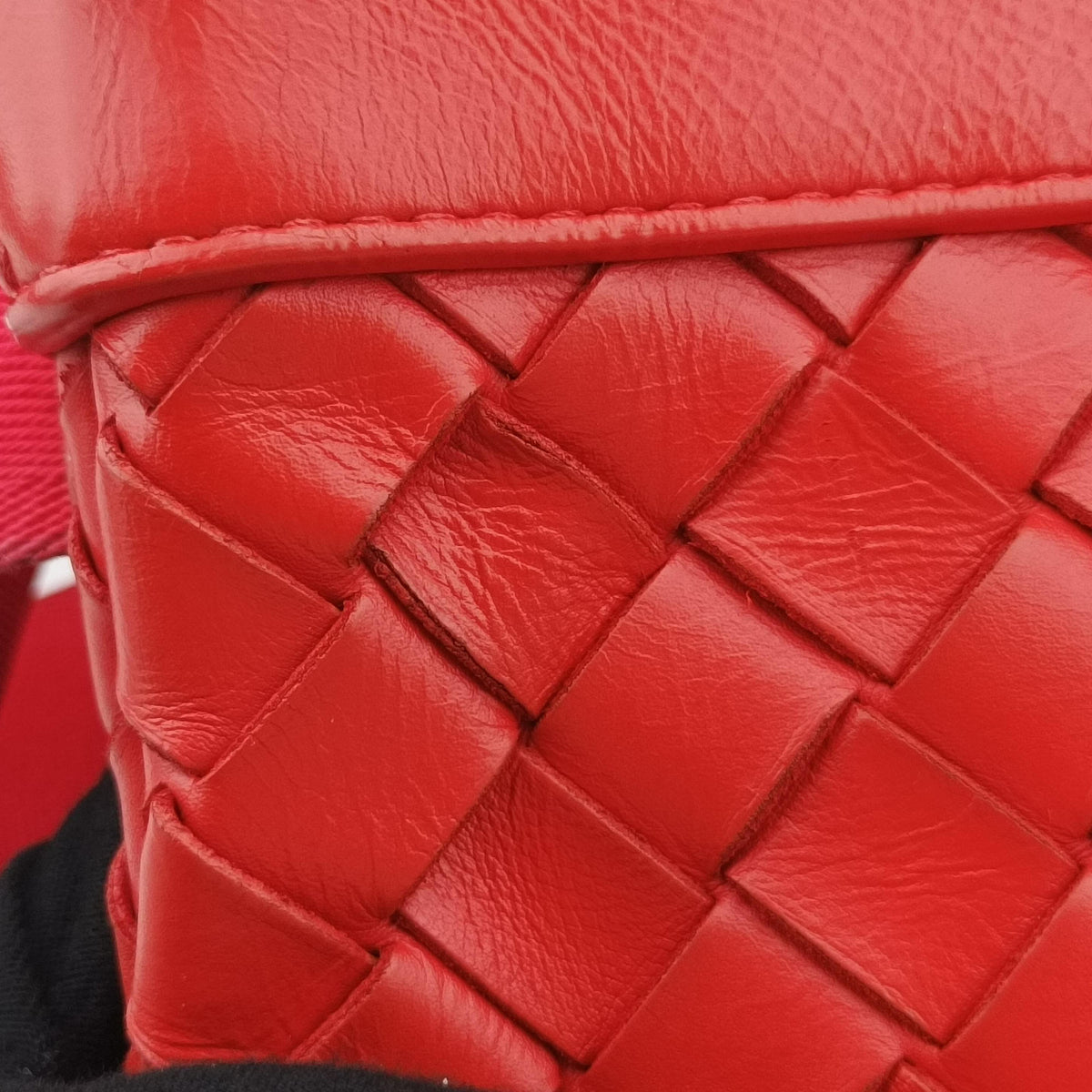 Intrecciato Red lambskin P01432486Wイントレチャート レッド ラムスキン P01432486W