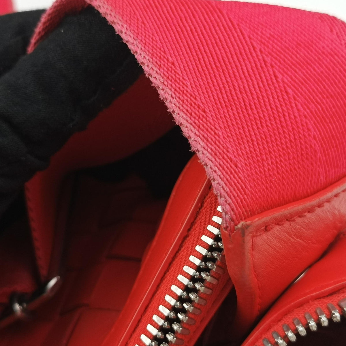 Intrecciato Red lambskin P01432486Wイントレチャート レッド ラムスキン P01432486W