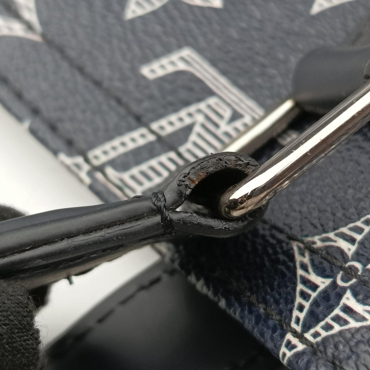 Jake & Dinos Chapman Brothers Giraffe Navy Monogram Savannah M54127 RI5116 IC Chipジェイク アンド ディノス チャップマン ブラザーズ アンクル モノグラム サバンナ M54127 RI5116 ICチップ