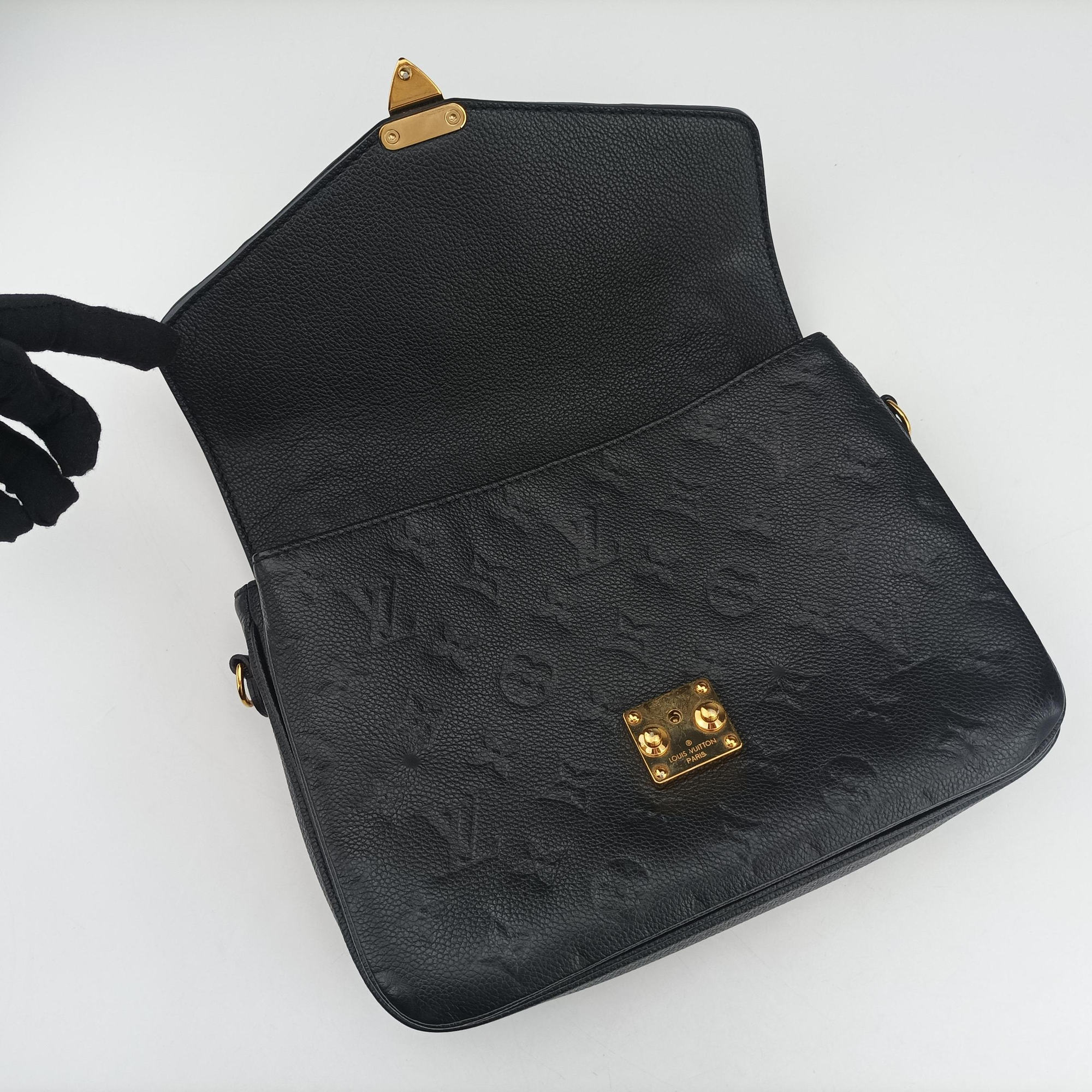 Pochette MeTIS MM Noir Monogram Empreinte M41487 AR3189ポシェットメティスMM ノワール モノグラム アンプラント M41487 AR3189