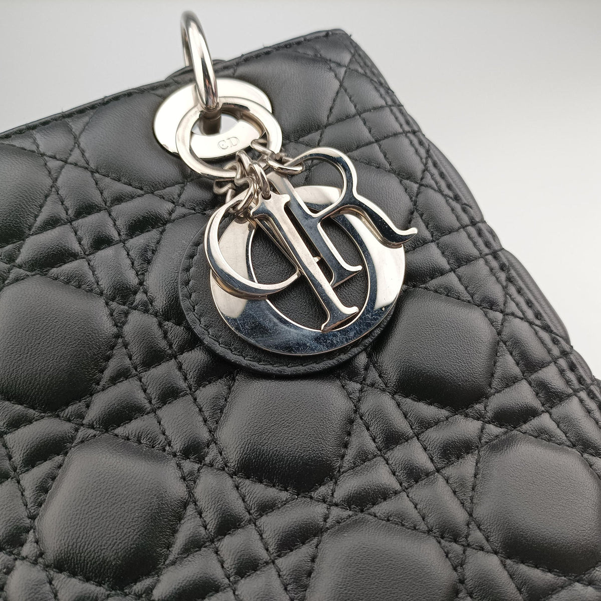 Secondhand Christian Dior Lady Dior Black lambskin shoulderbag | stylenewstar