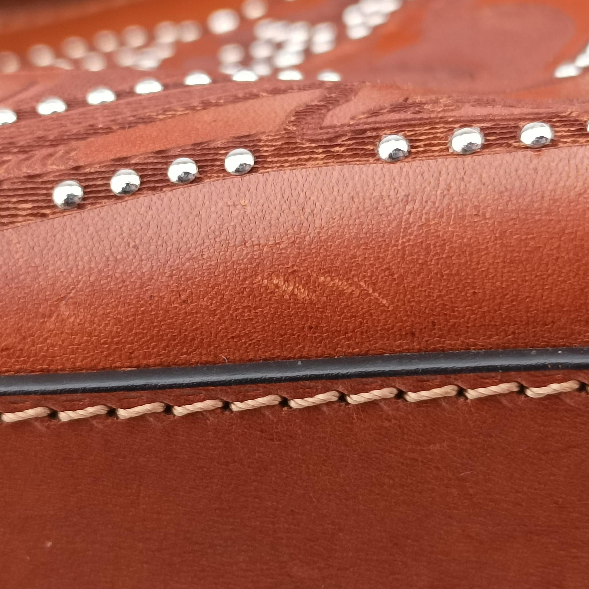 Studded Turn-Lock Brown Leather スタッズ ターンロック ブラウン レザー