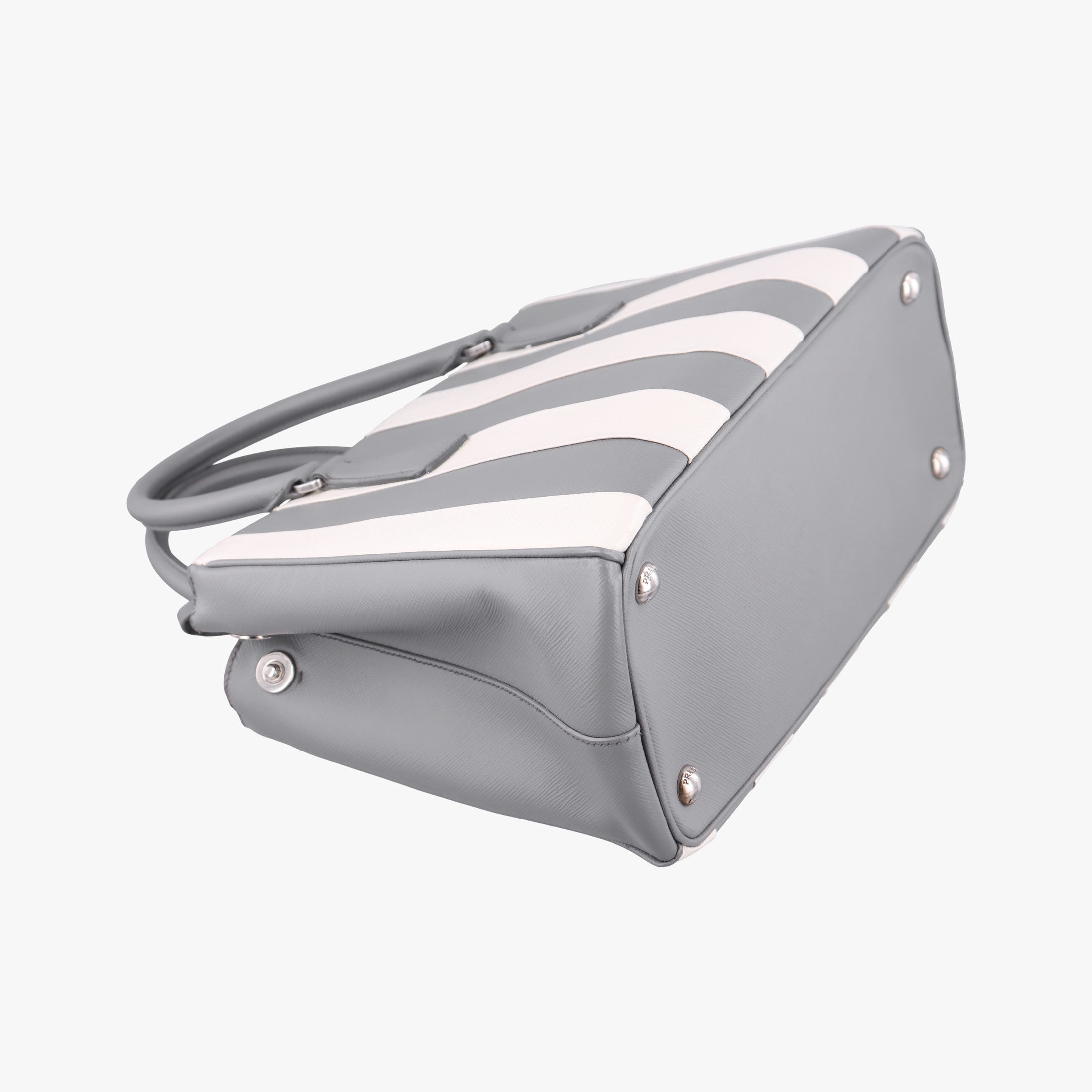 Pre-owned Prada Galleria White× Gray Saffiano Leather shoulderbag | stylenewstar
