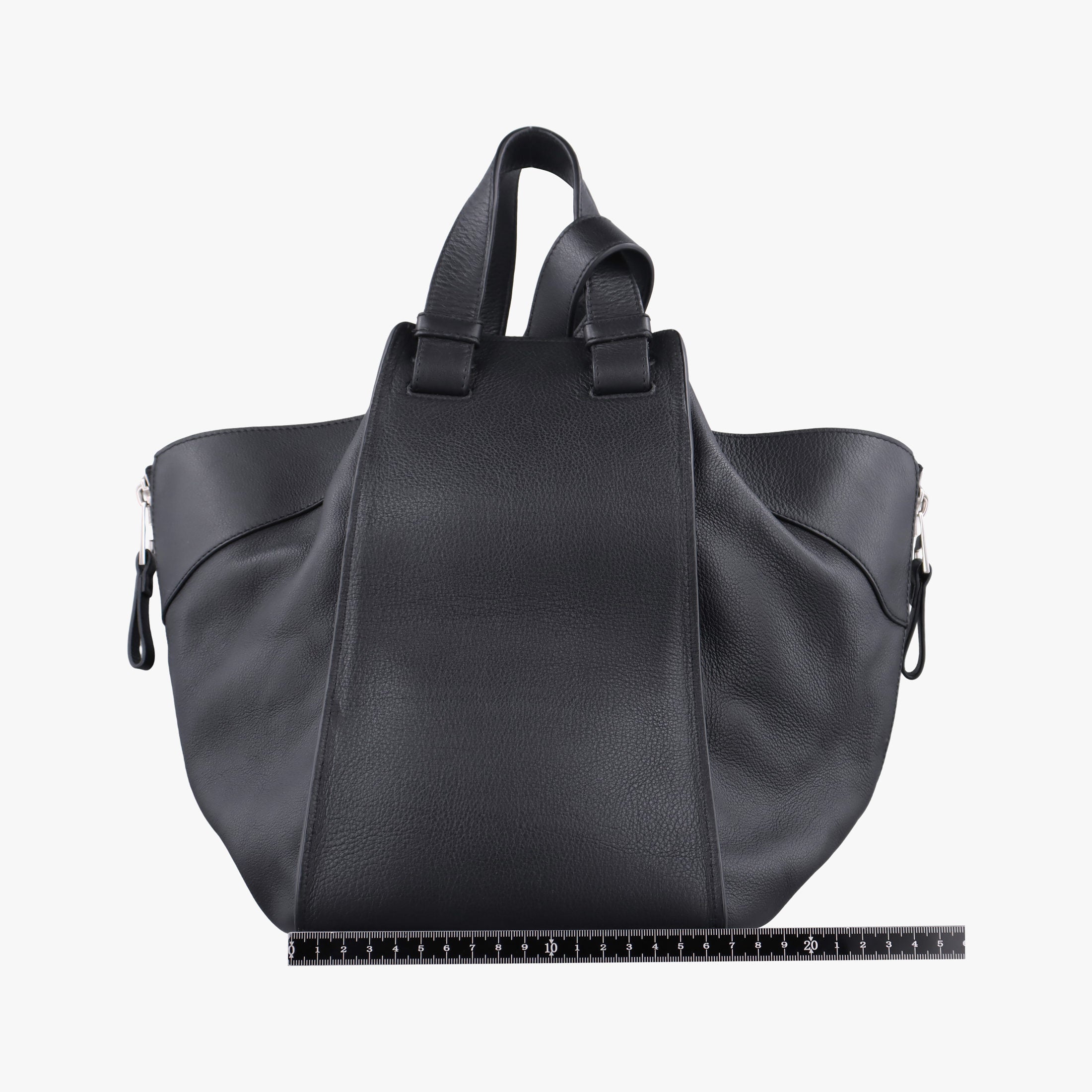 Secondhand Loewe hammock Black leather shoulderbag | stylenewstar
