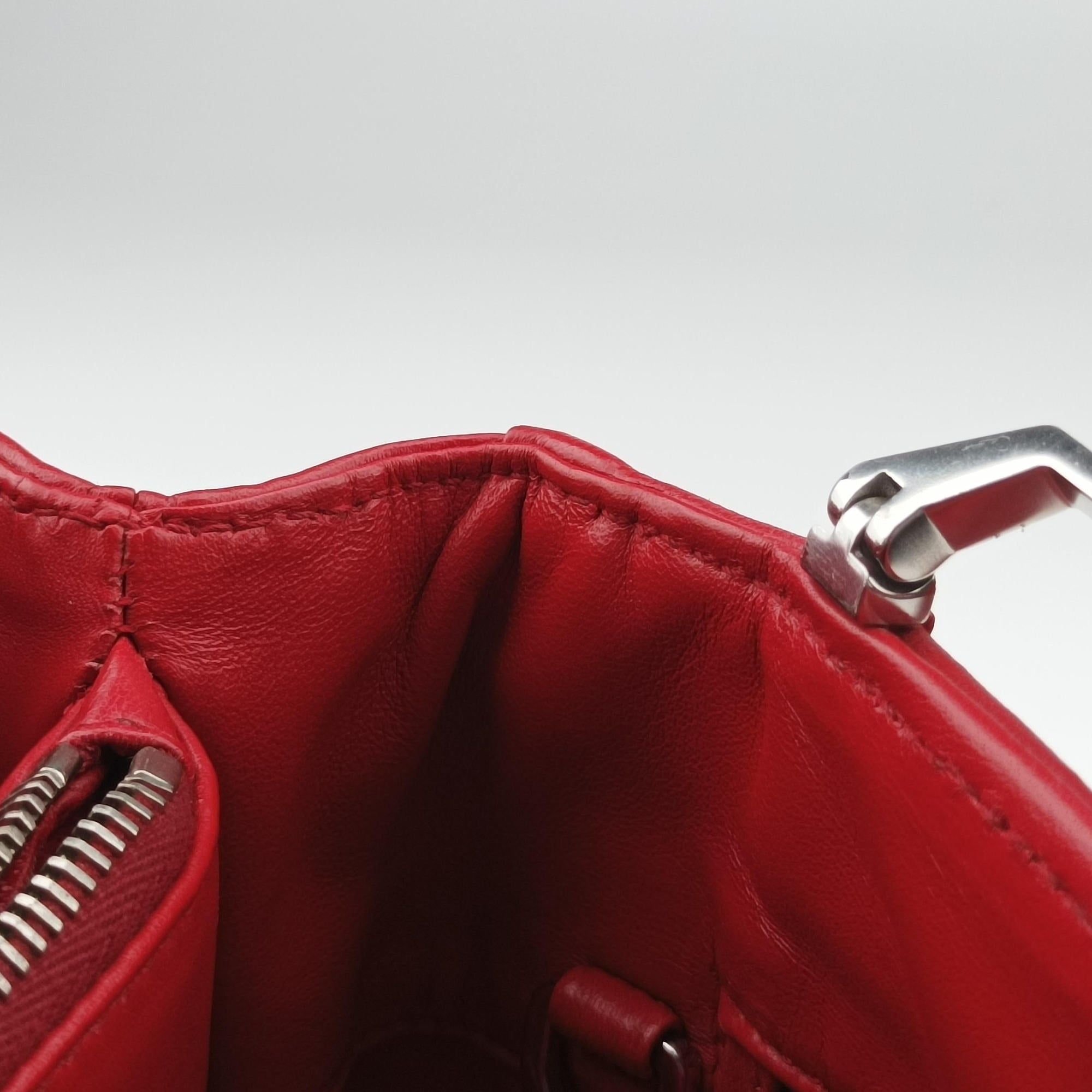 Pre-owned Miu Miu Madras Pink × Red Leather shoulderbag | stylenewstar