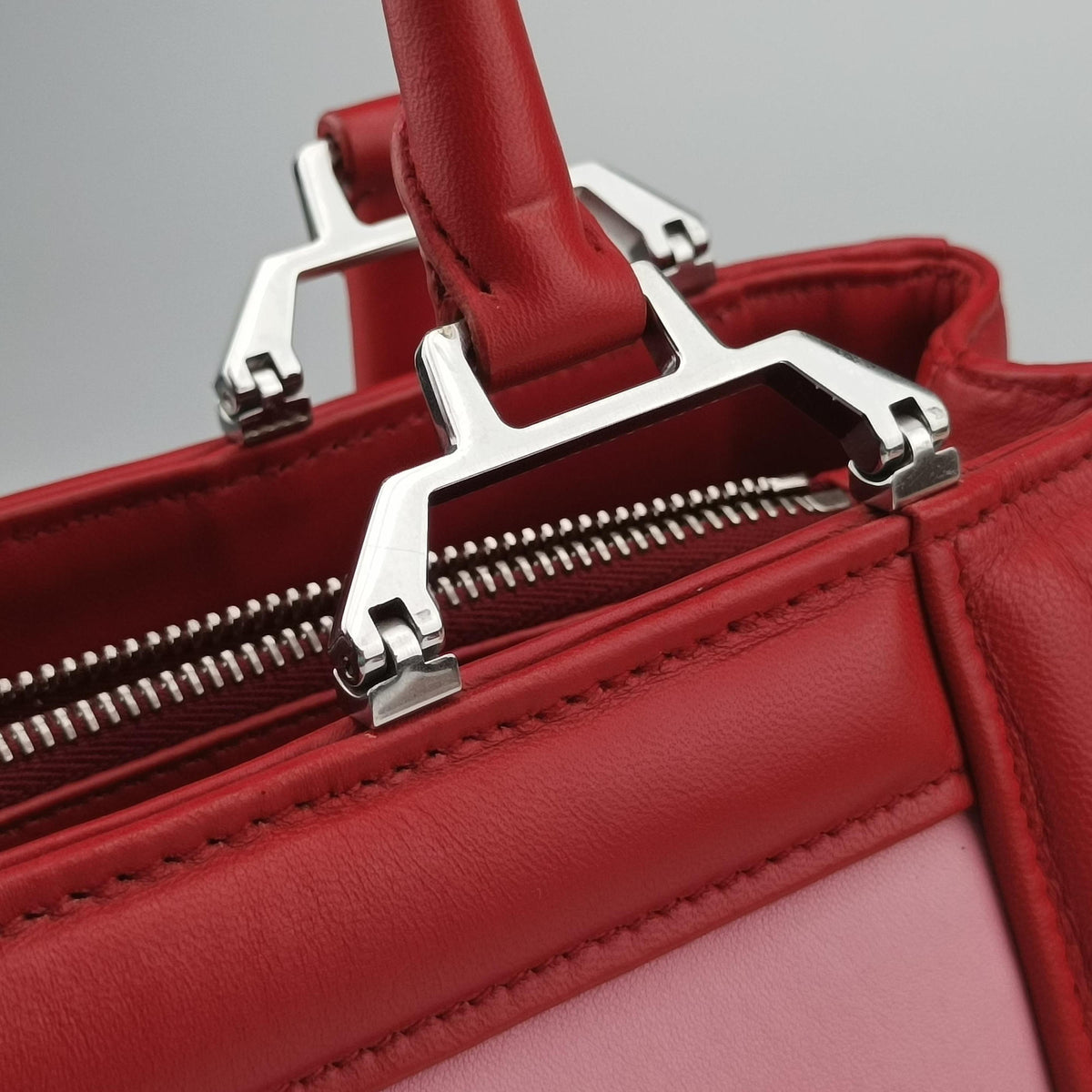 Pre-owned Miu Miu Madras Pink × Red Leather shoulderbag | stylenewstar