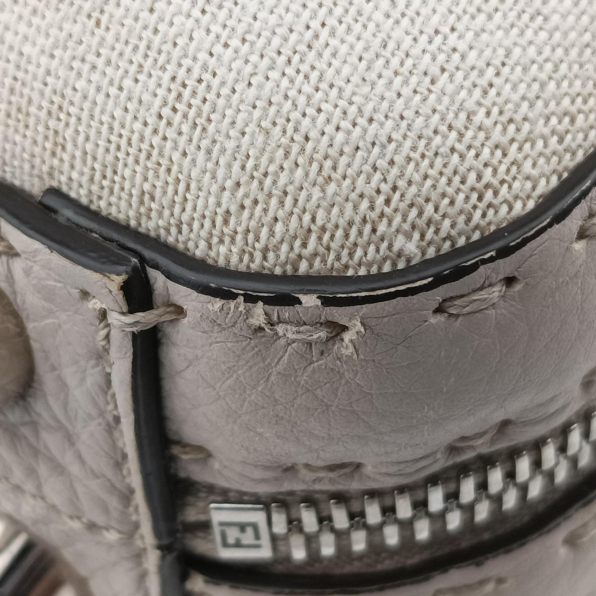 Pre-owned Fendi Travel Beige Canvas × Calf Leather 7VA552 shoulderbag | stylenewstar