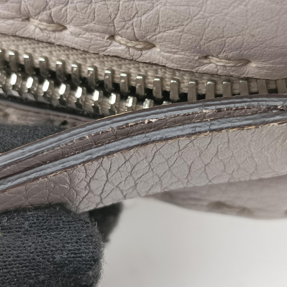 Pre-owned Fendi Travel Beige Canvas × Calf Leather 7VA552 shoulderbag | stylenewstar