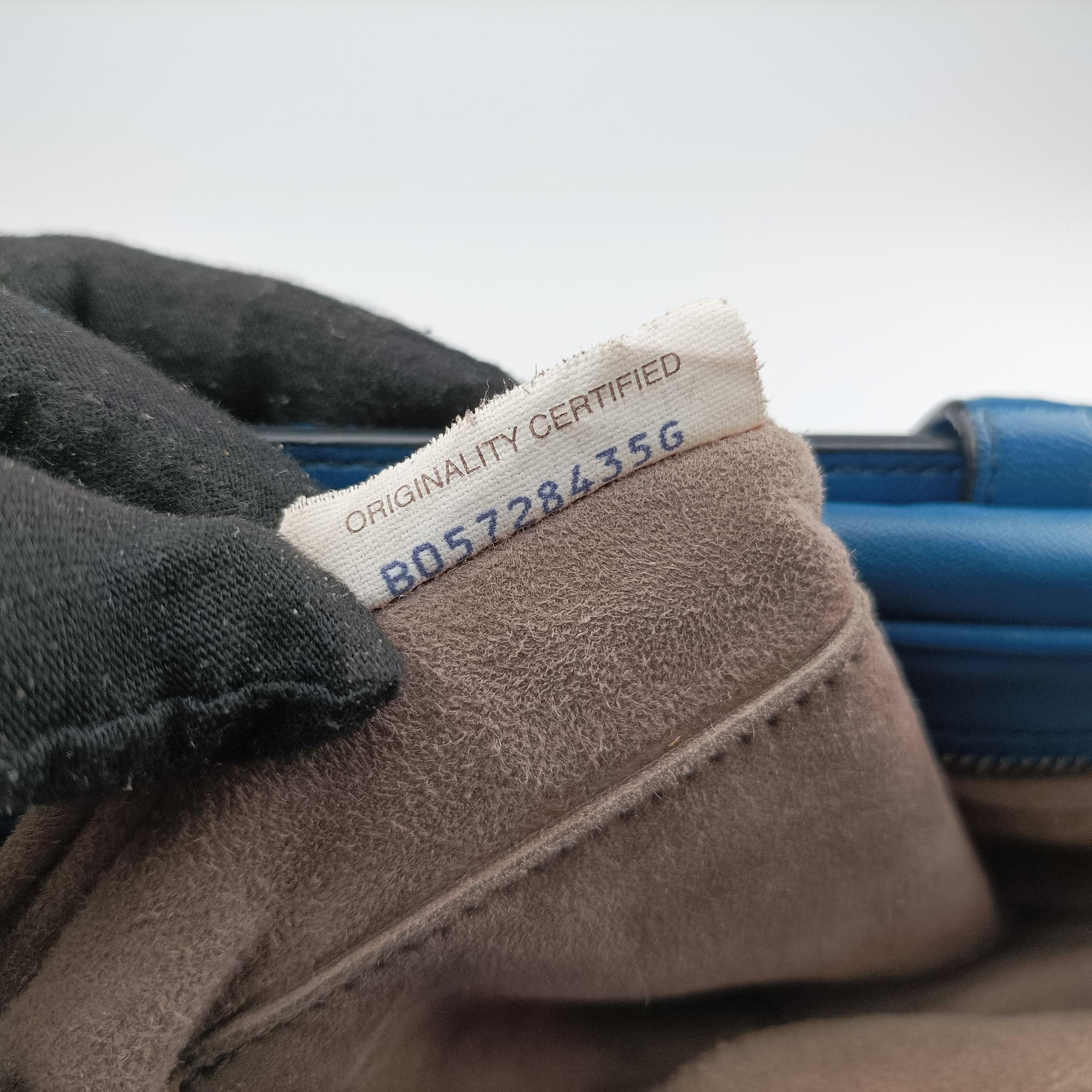 Intrecciato Blue lambskin B05728435Gイントレチャート ブルー ラムスキン B05728435G